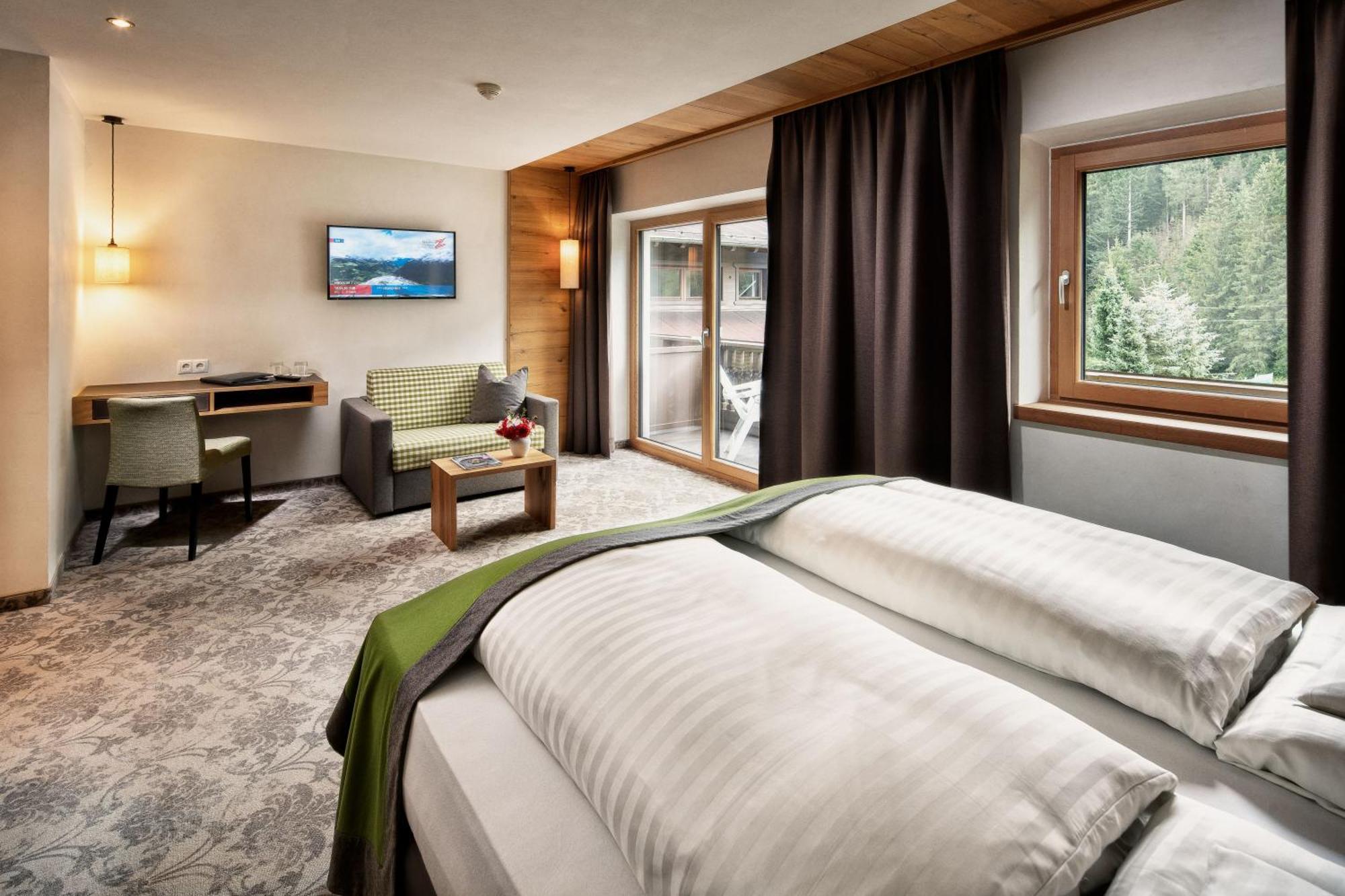 Standard Double or Twin Room Balcony