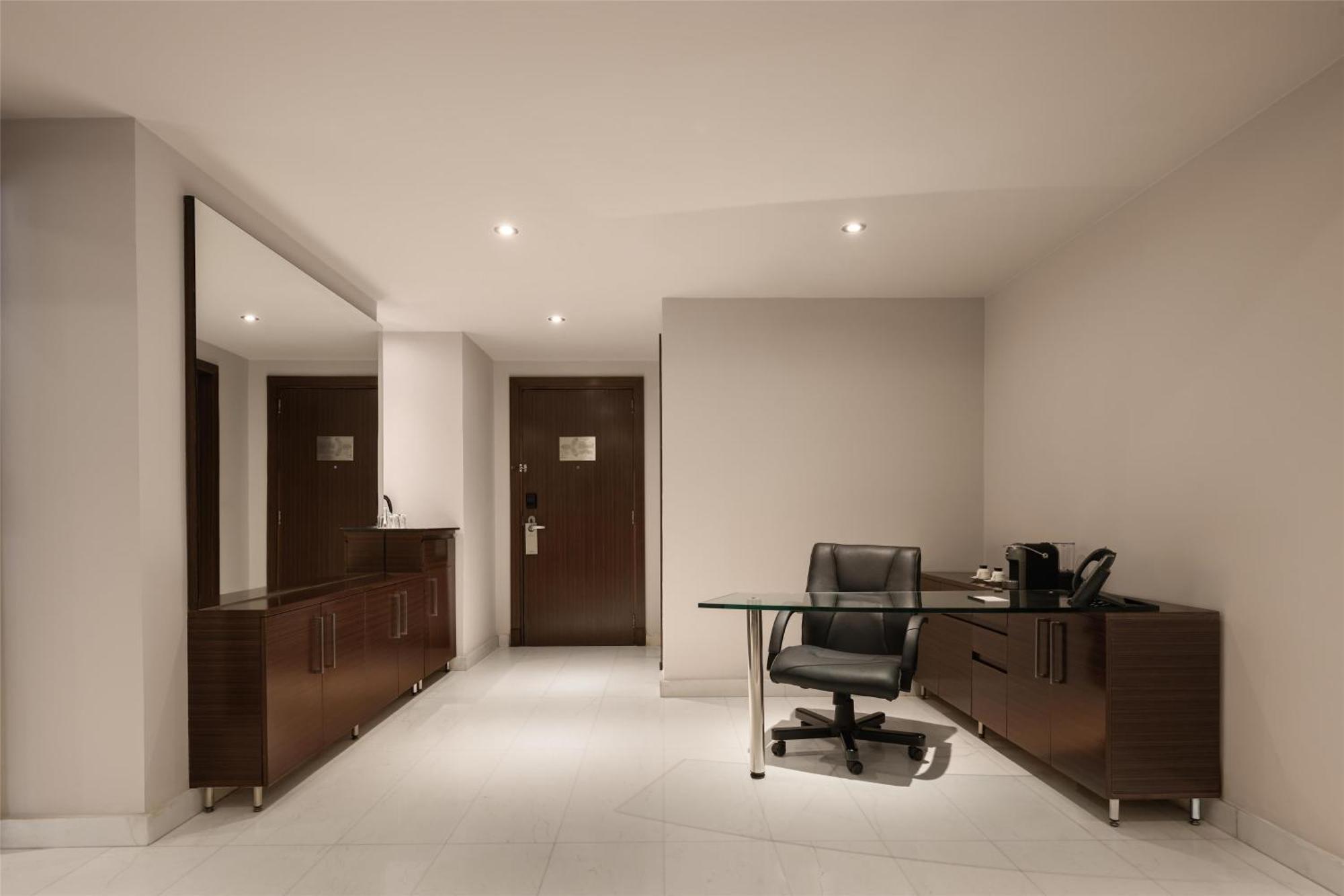 Dusit Suite