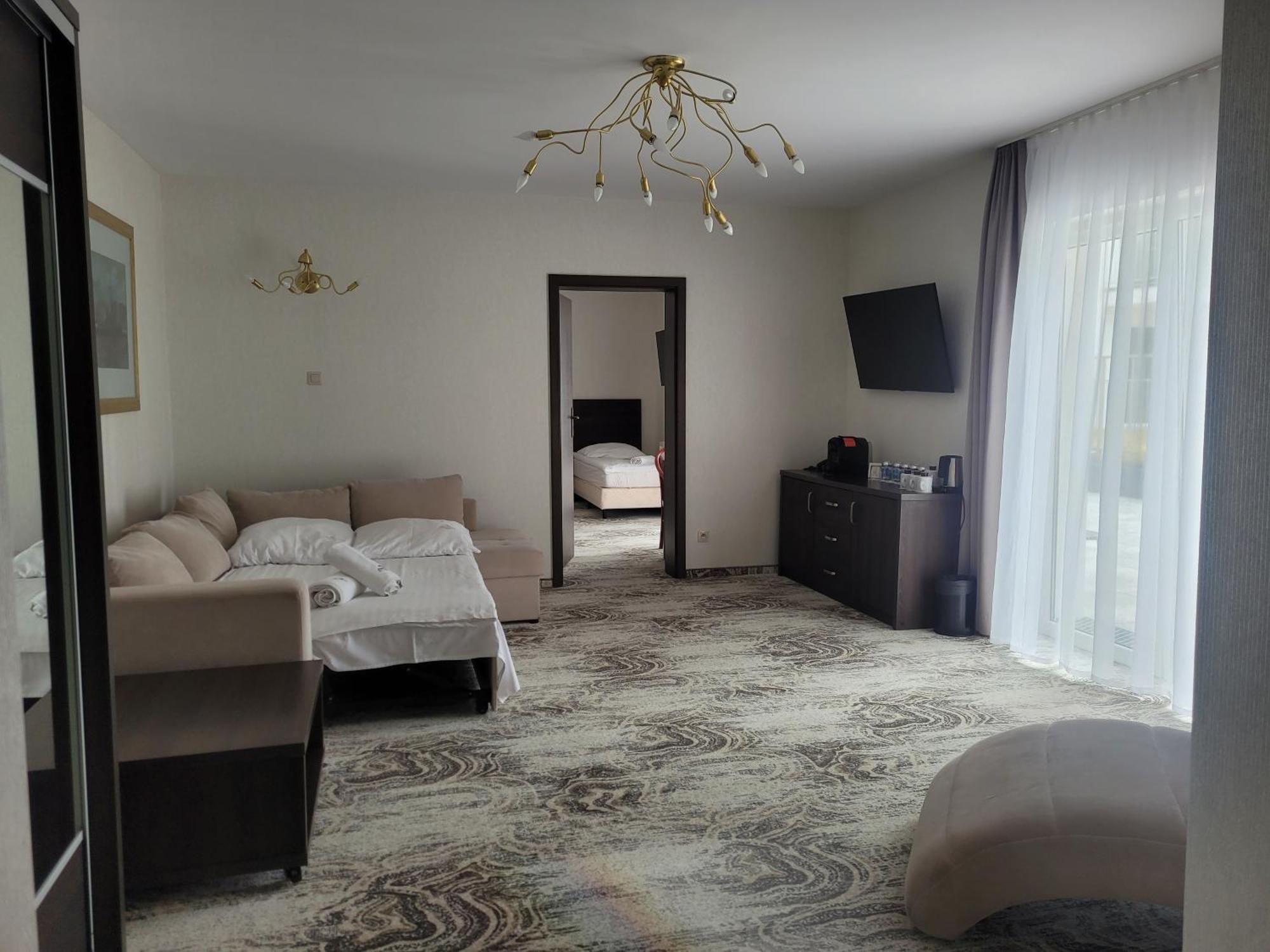 One-Bedroom Apartment,1742635963:JPEG