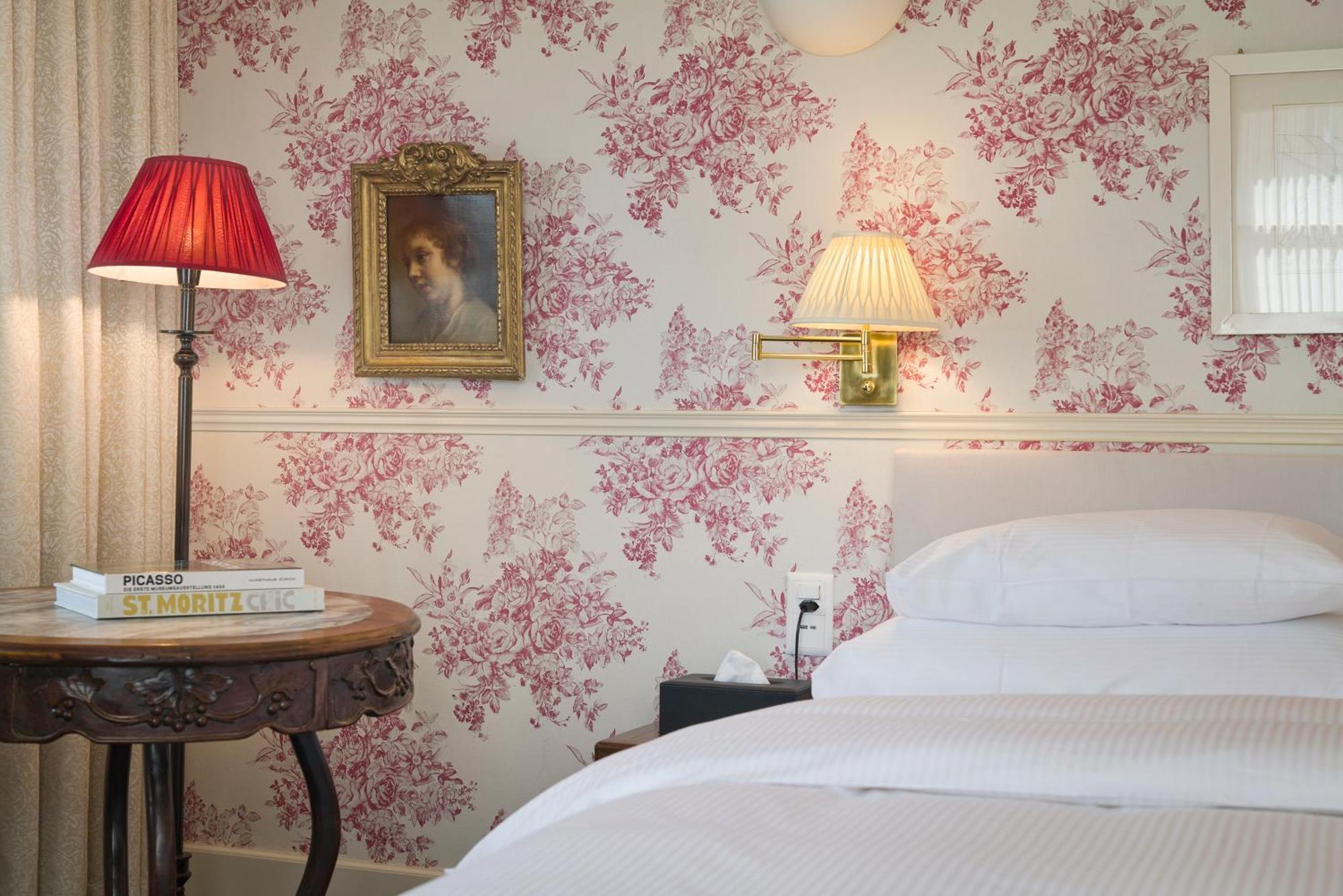 Superior Corner Room