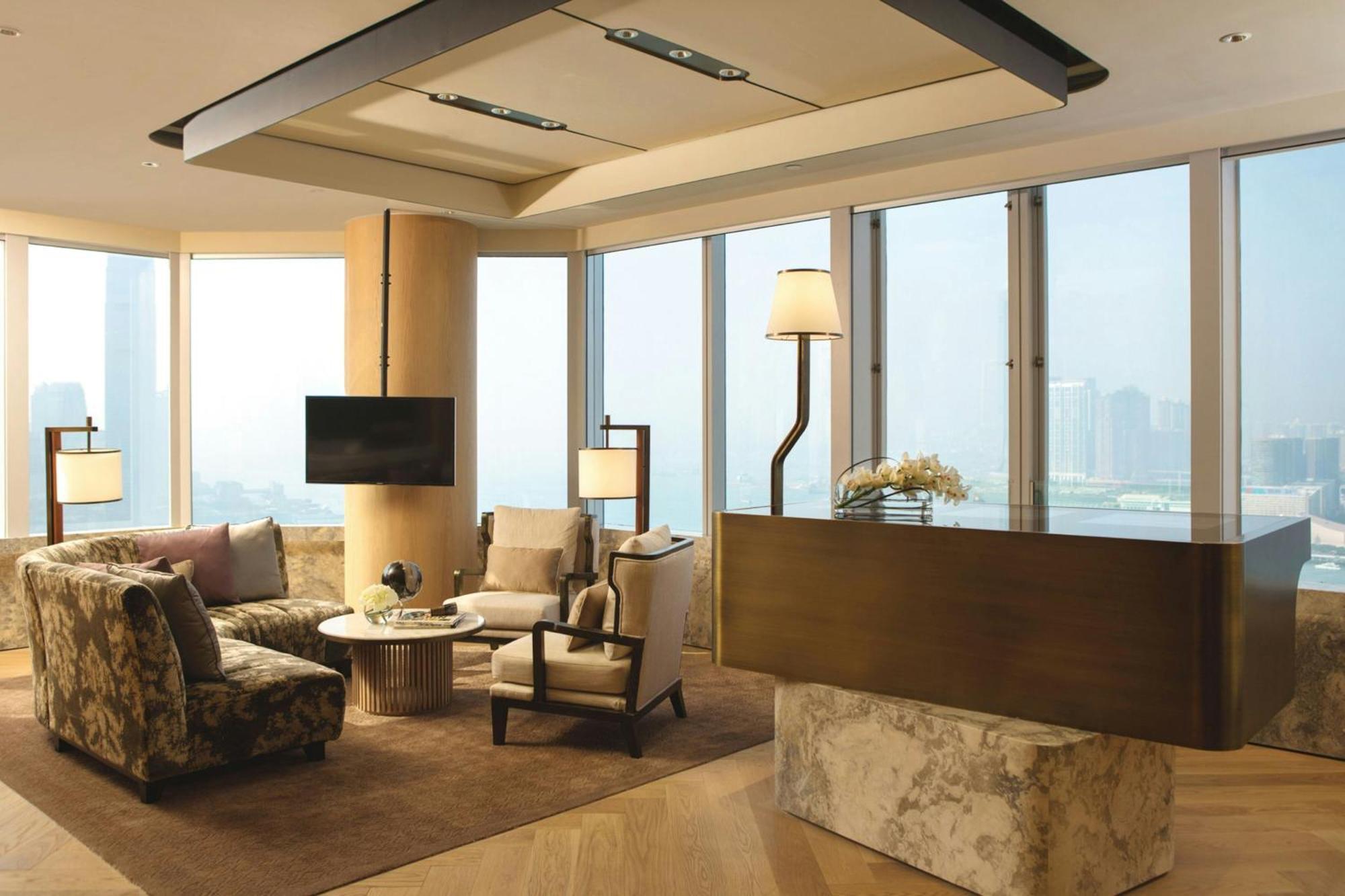 Deluxe King Suite Harbour View Executive Lounge Access