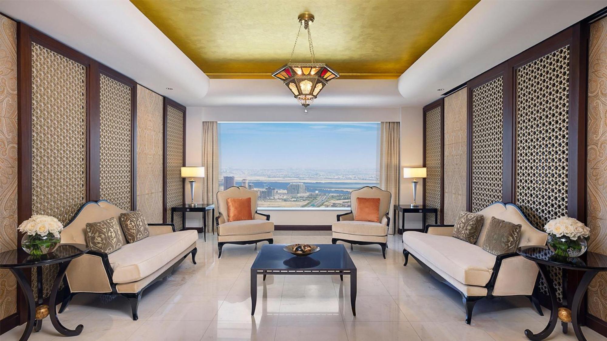 Royal Suite Lounge access