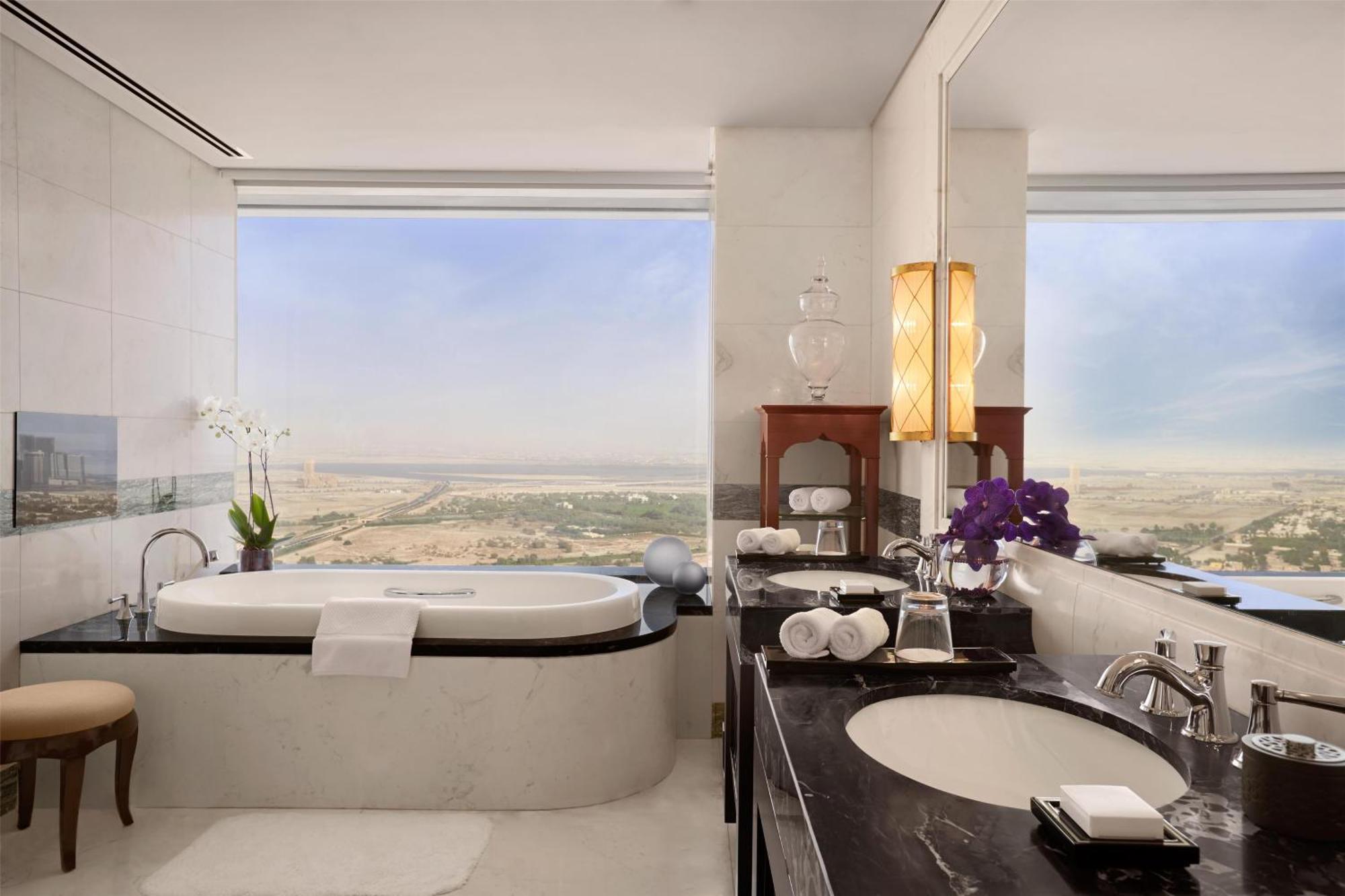 Royal Suite Lounge access