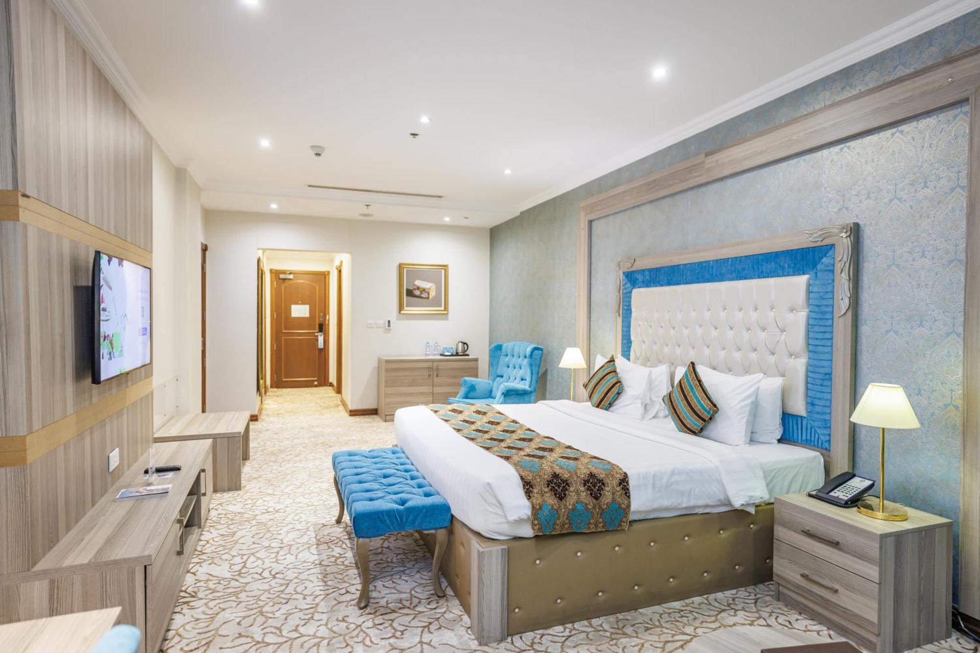 COMP-Connecting Rooms