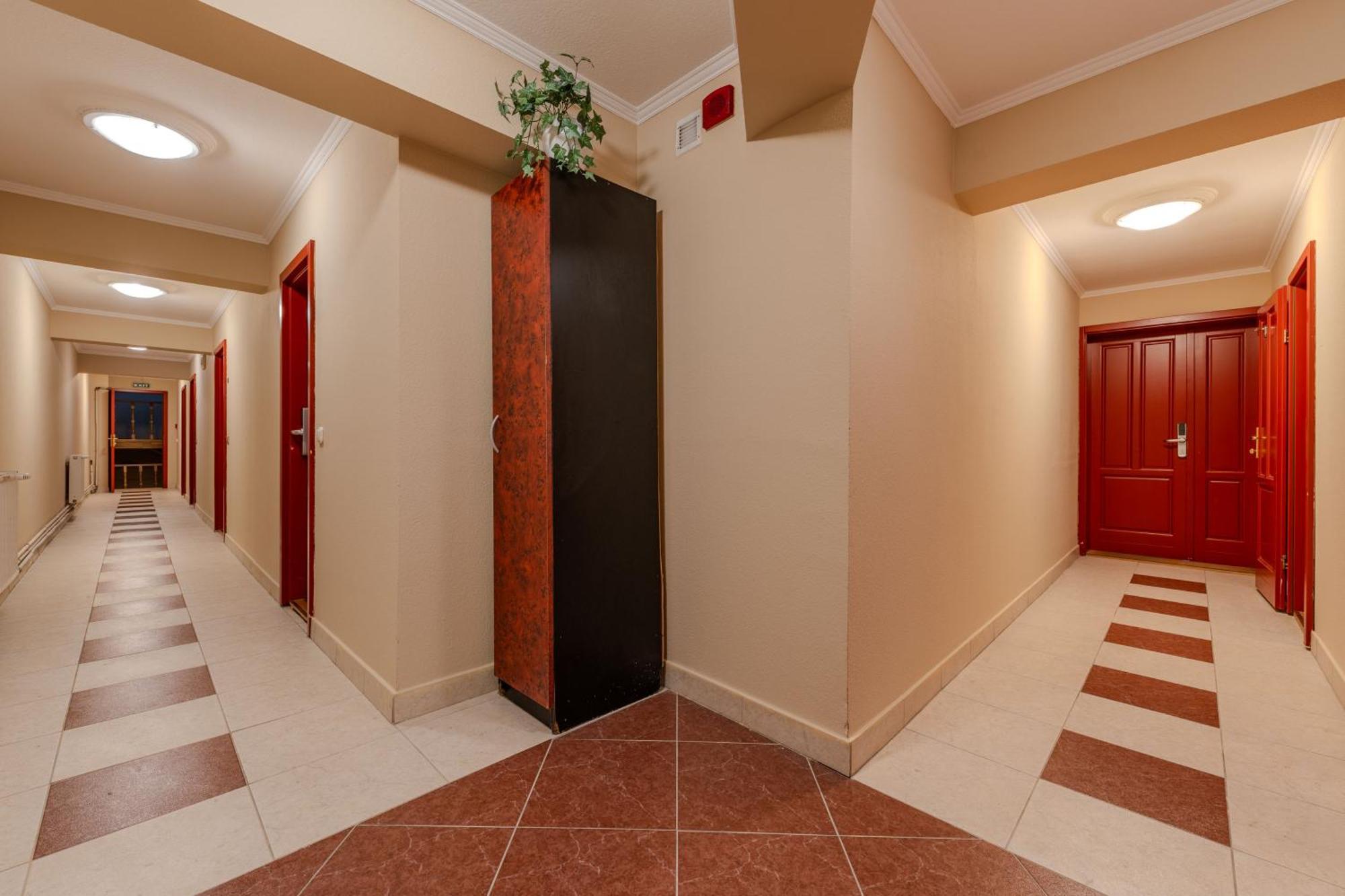 Budget Double Room with Shared Bathroom,1698846350:JPEG