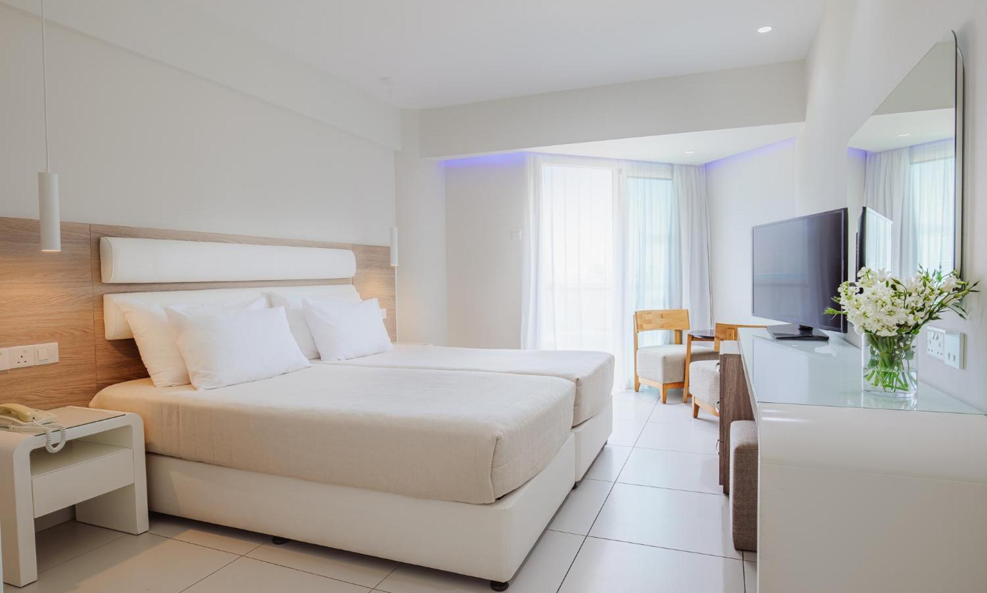 Twin Room Inland View