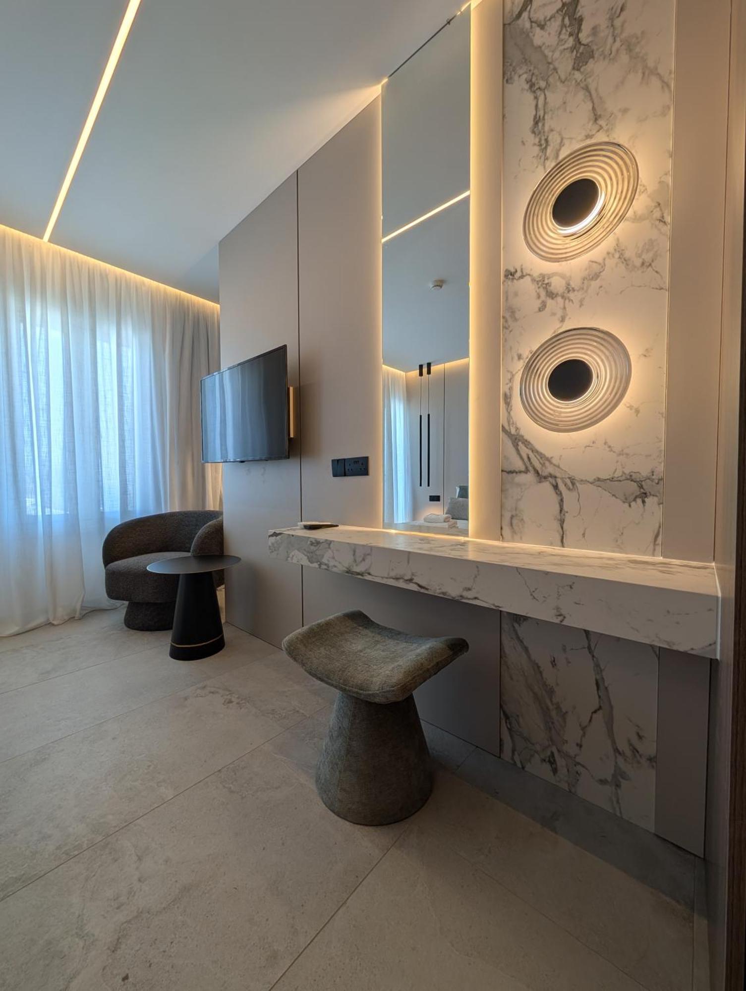 Deluxe Double or Twin Room Sea View