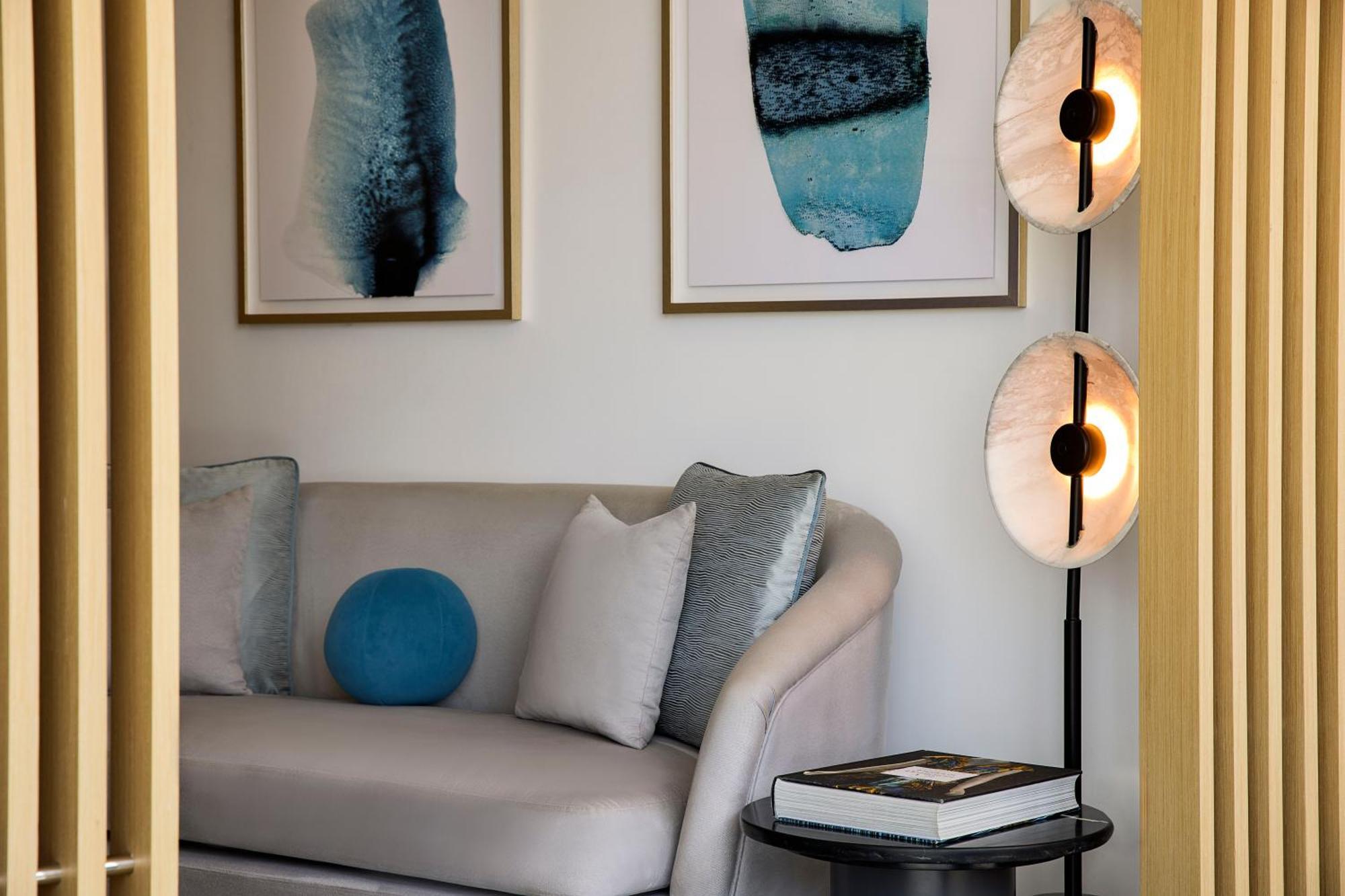 Apartament typu suite z 1 sypialnią, dostępem do salonu i widokiem — wysokie piętro
