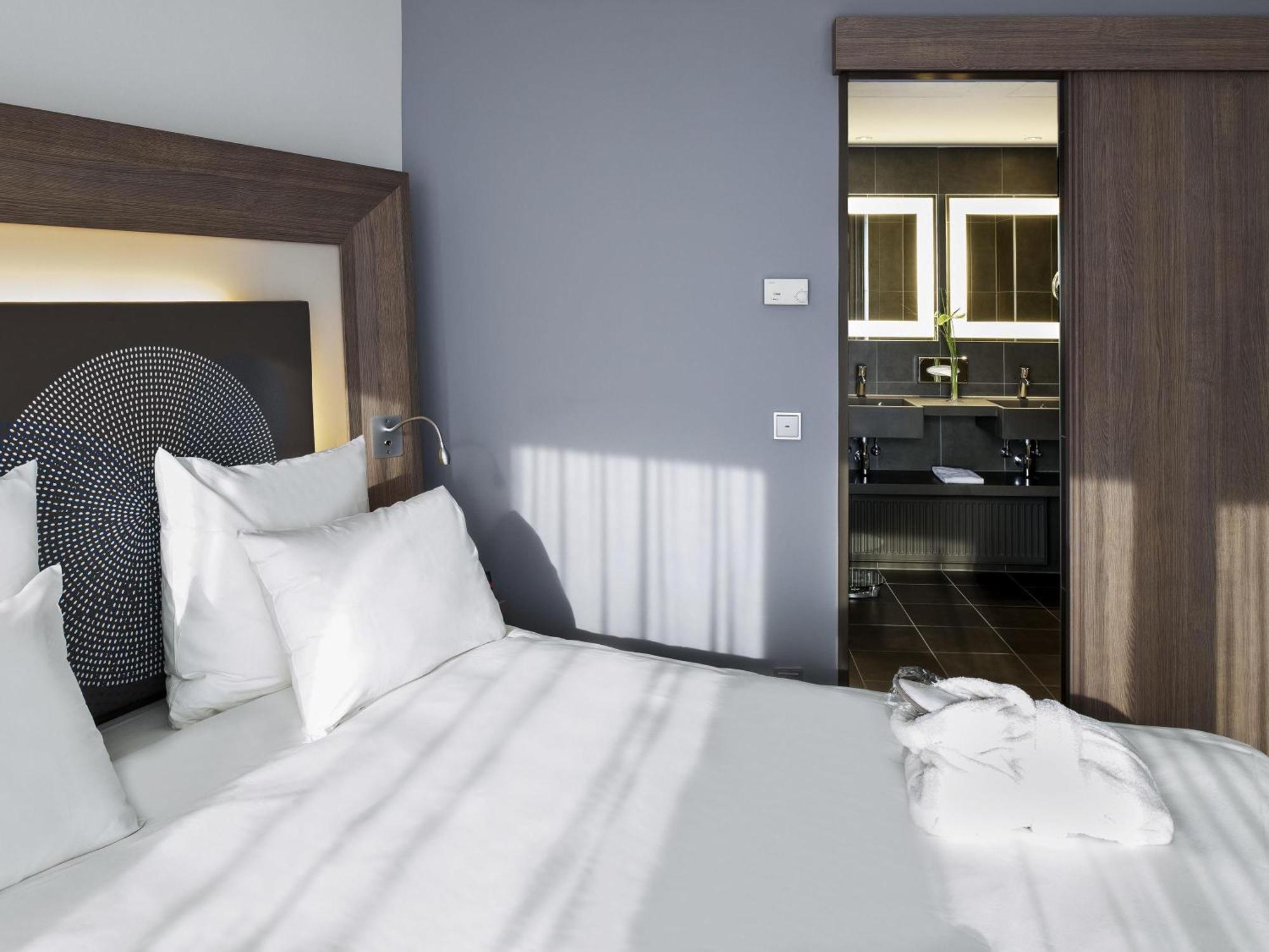 Apartament typu Suite z 1 łóżkiem podwójnym i rozkładaną sofą