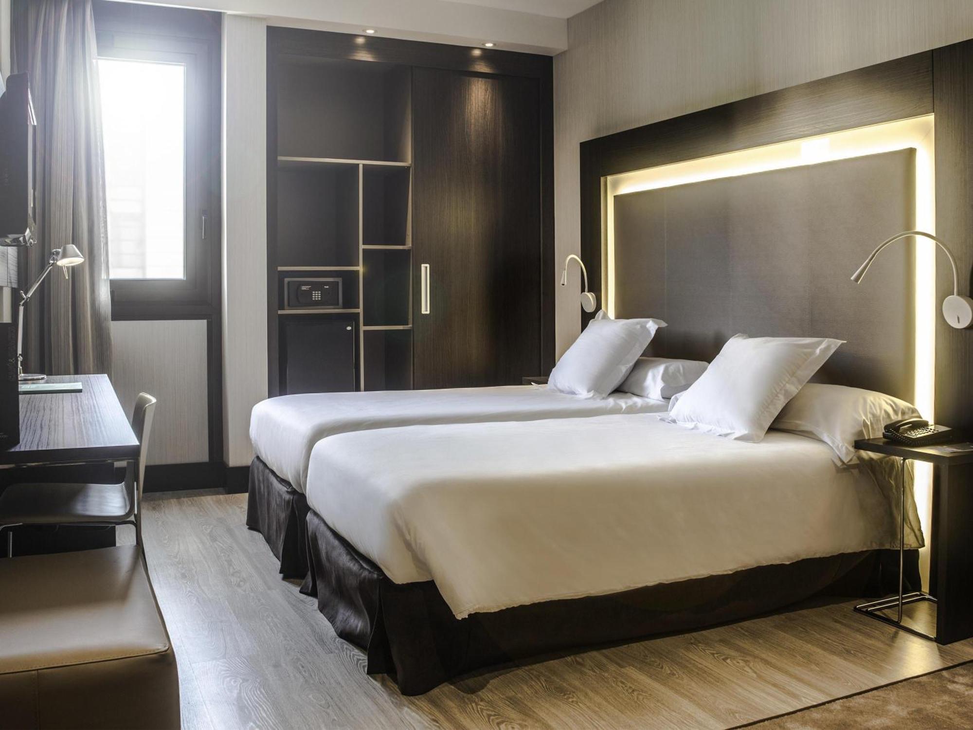 Standard Twin Room with Sofa,1729989965:JPEG