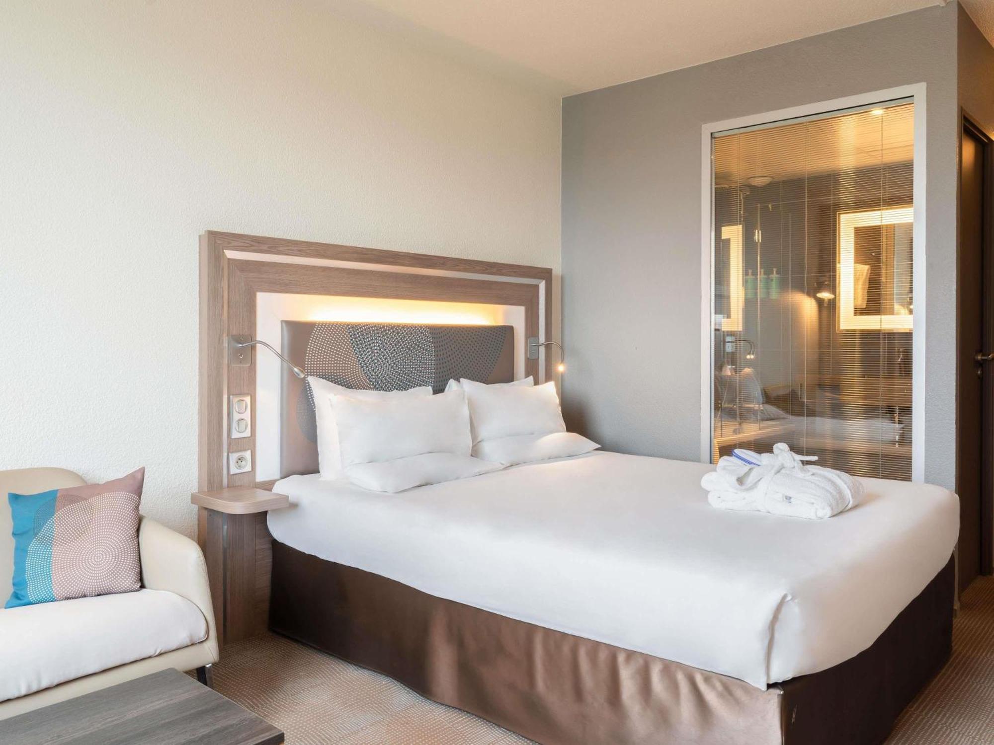 Executive Queen Room Eiffel Tower View