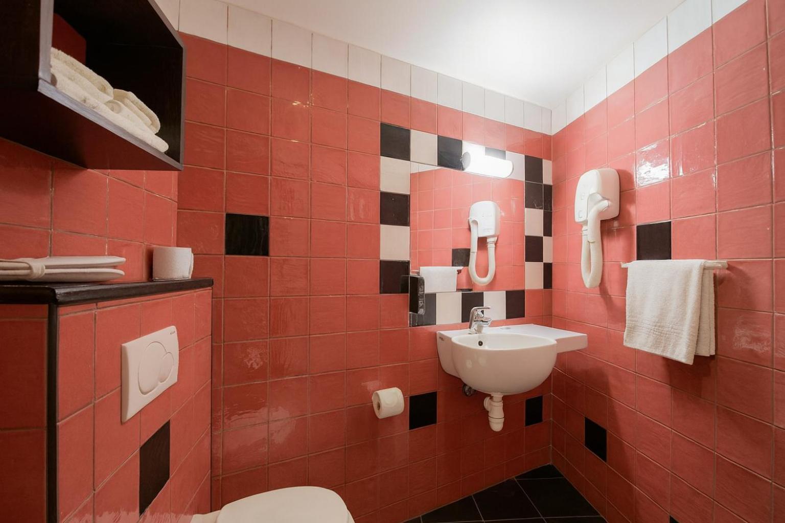 Double Room Private Bathroom