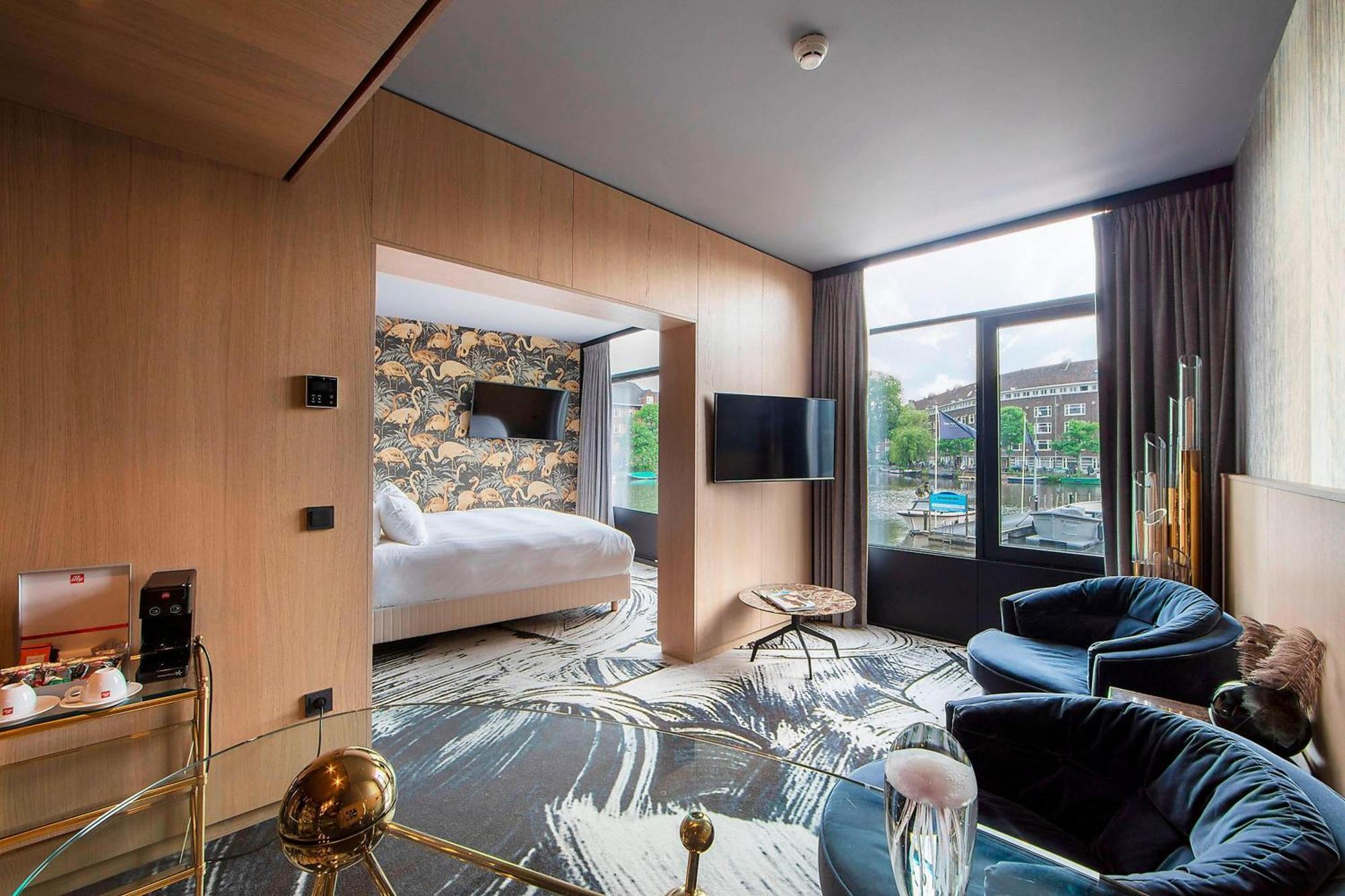 Design King Suite Canal View