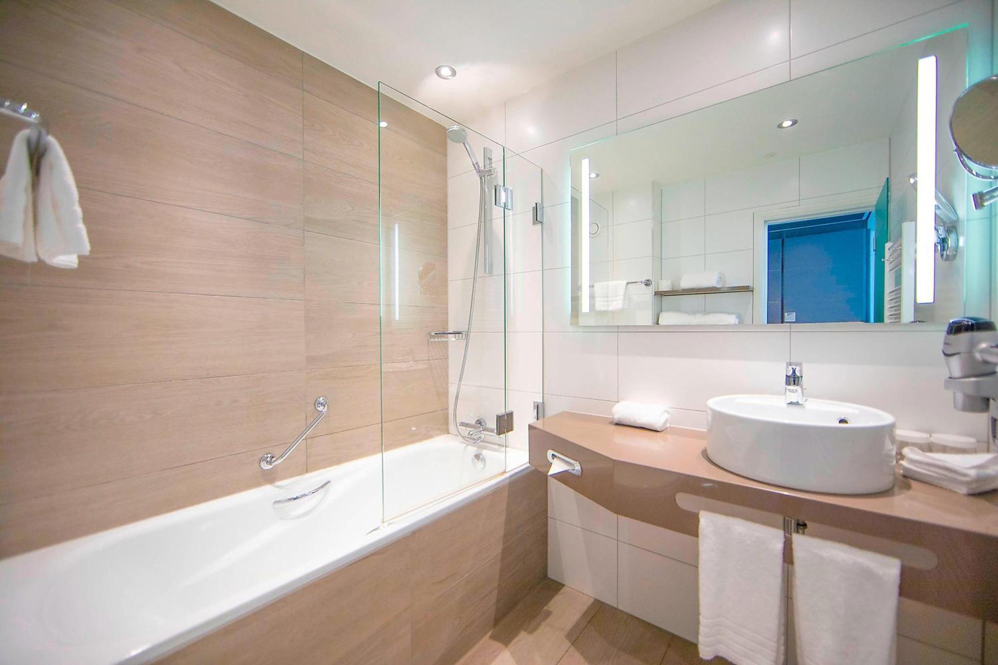 Deluxe Twin Room Canal View