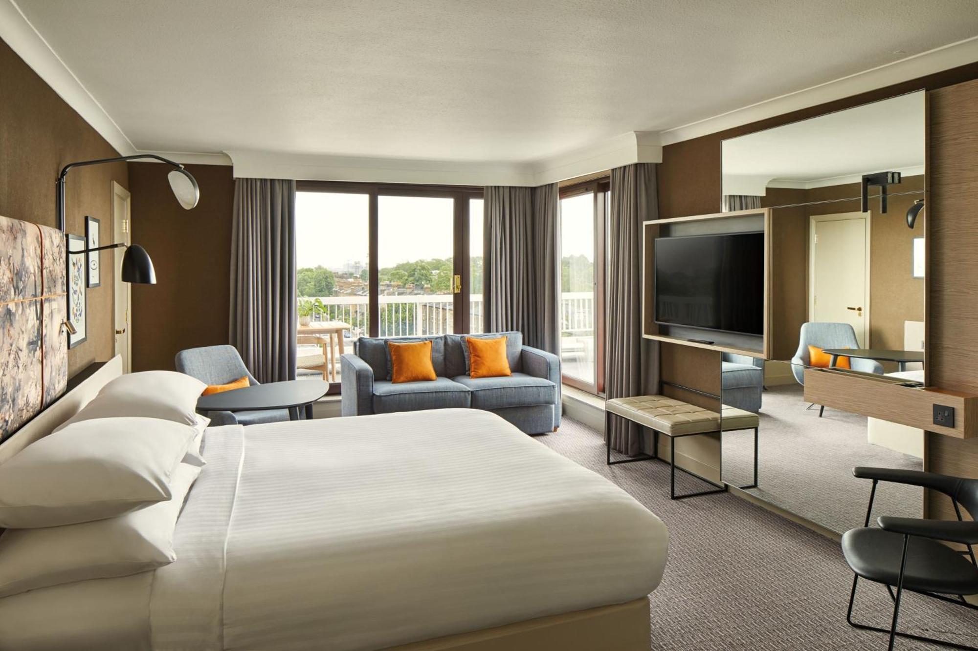 Junior King Suite Club Lounge Access,1549464964:JPEG