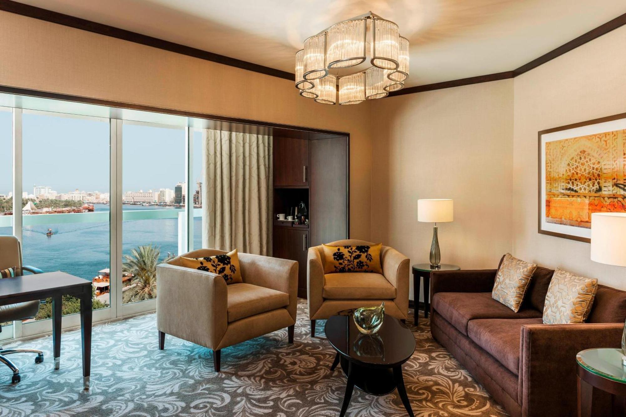 Executive Suite Club lounge access Suite