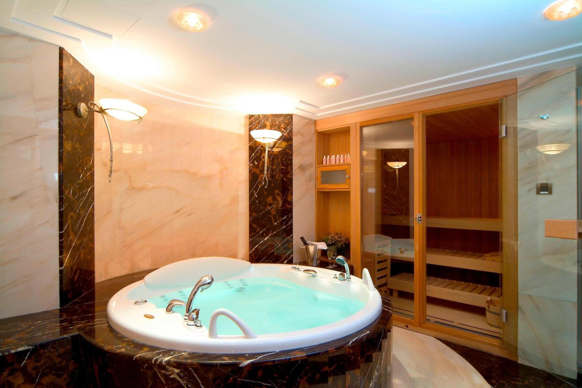 Presidential Suite 2 Bedroom Presidential Suite City view
