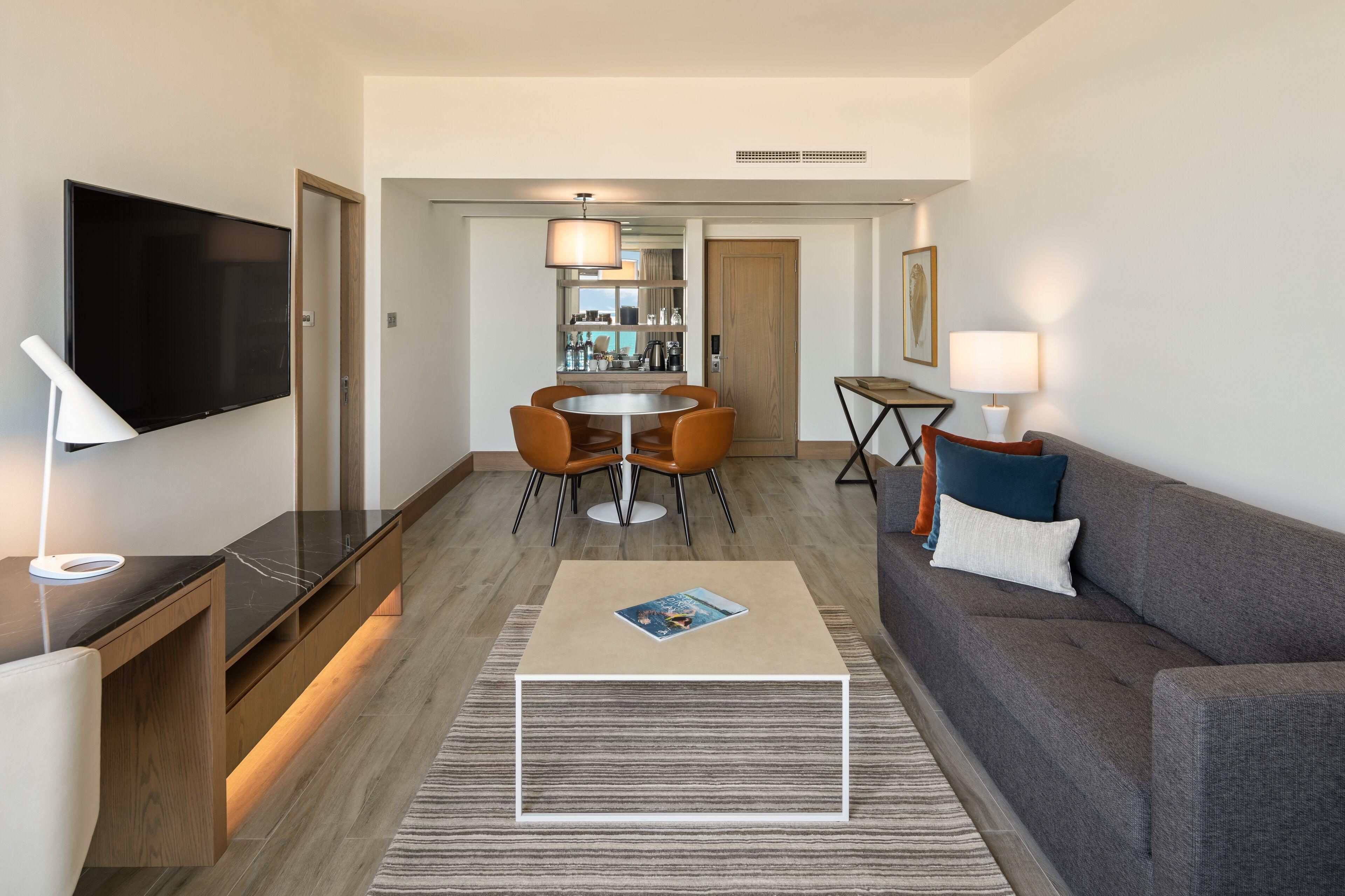 Sea View Premium One Bedroom Suite Peacock Lounge Private Beach & Splash Park