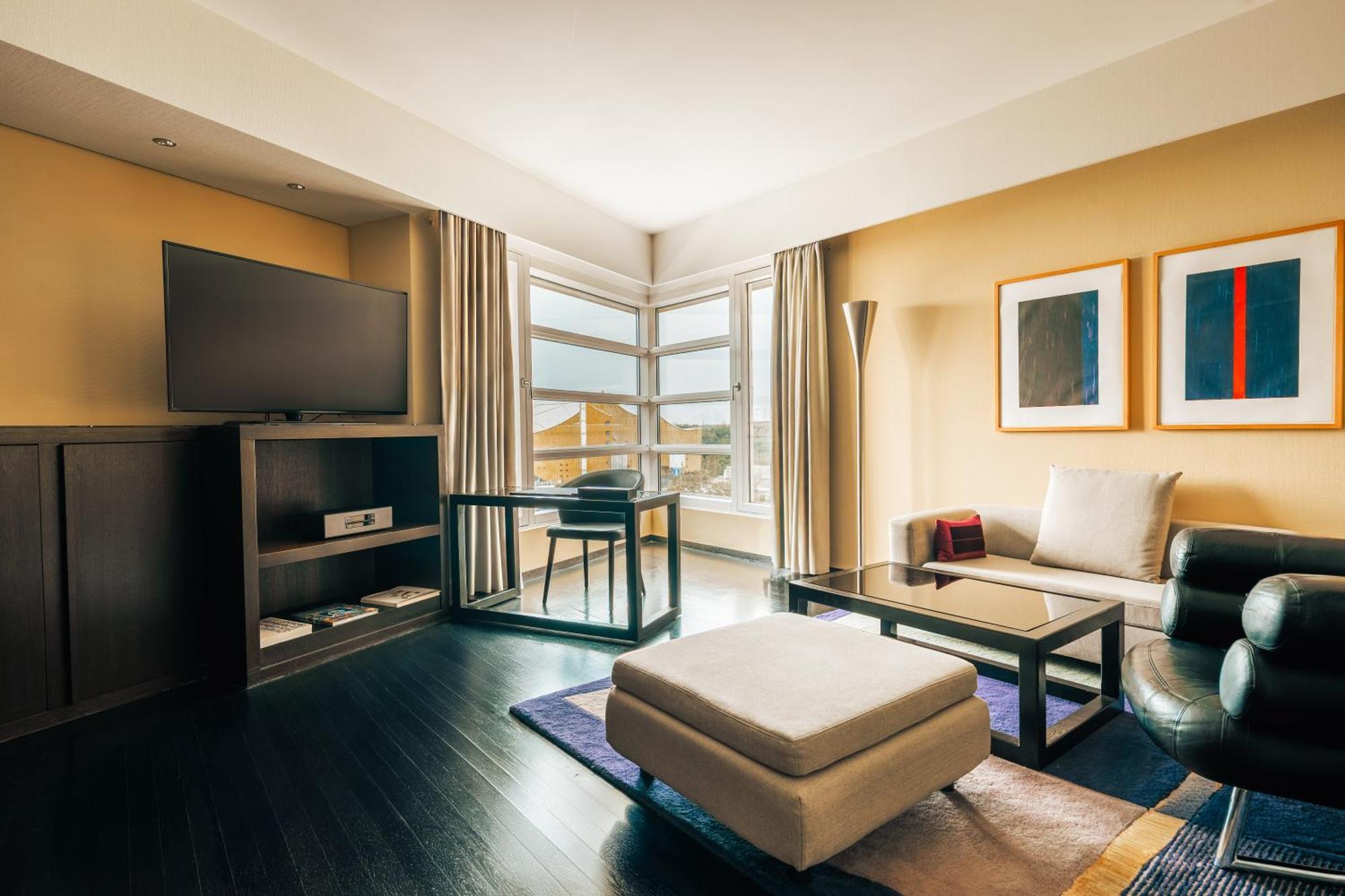 Grand King Suite with View,1716994789:JPEG