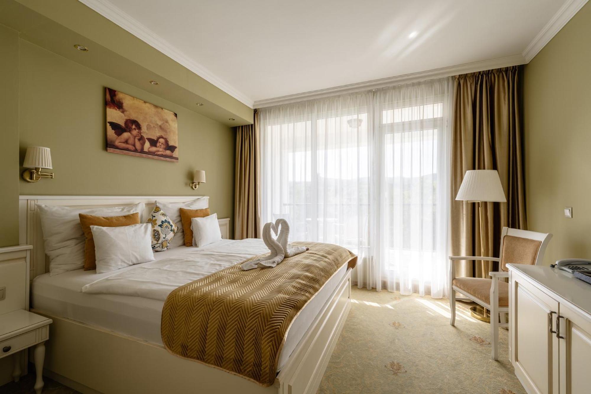 Queen Room Balcony