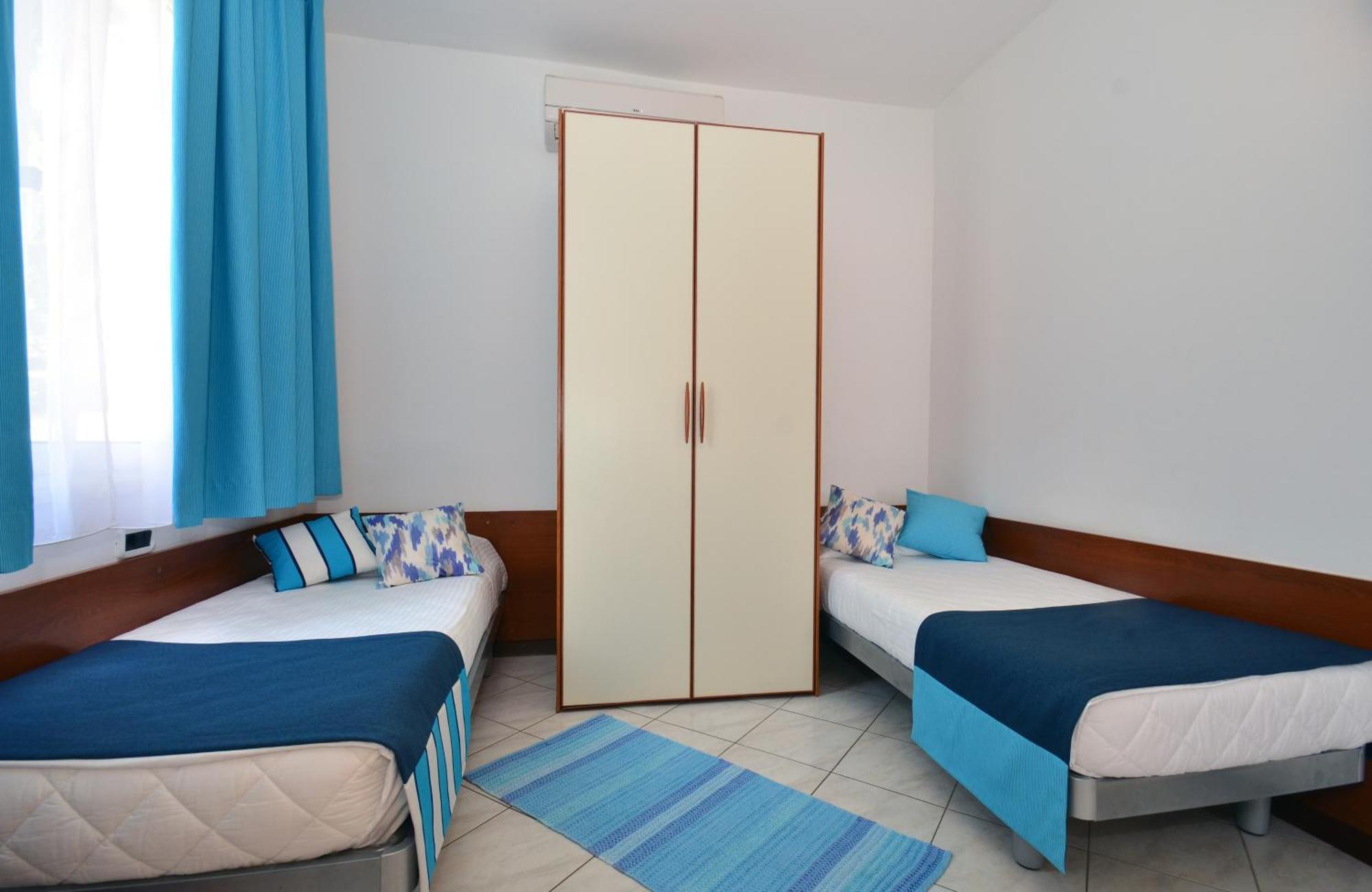 Three-Bedroom Villa Terrace