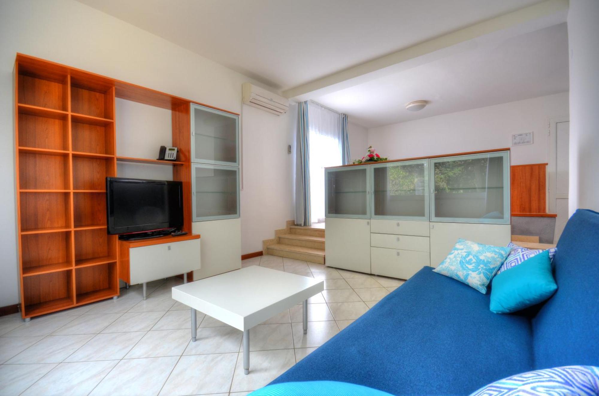 Three-Bedroom Villa Terrace