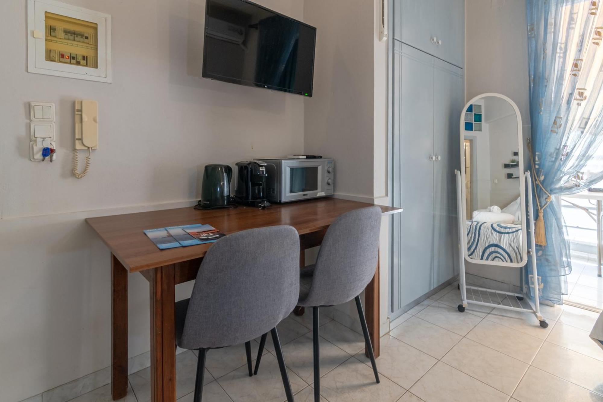 Studio Apartment