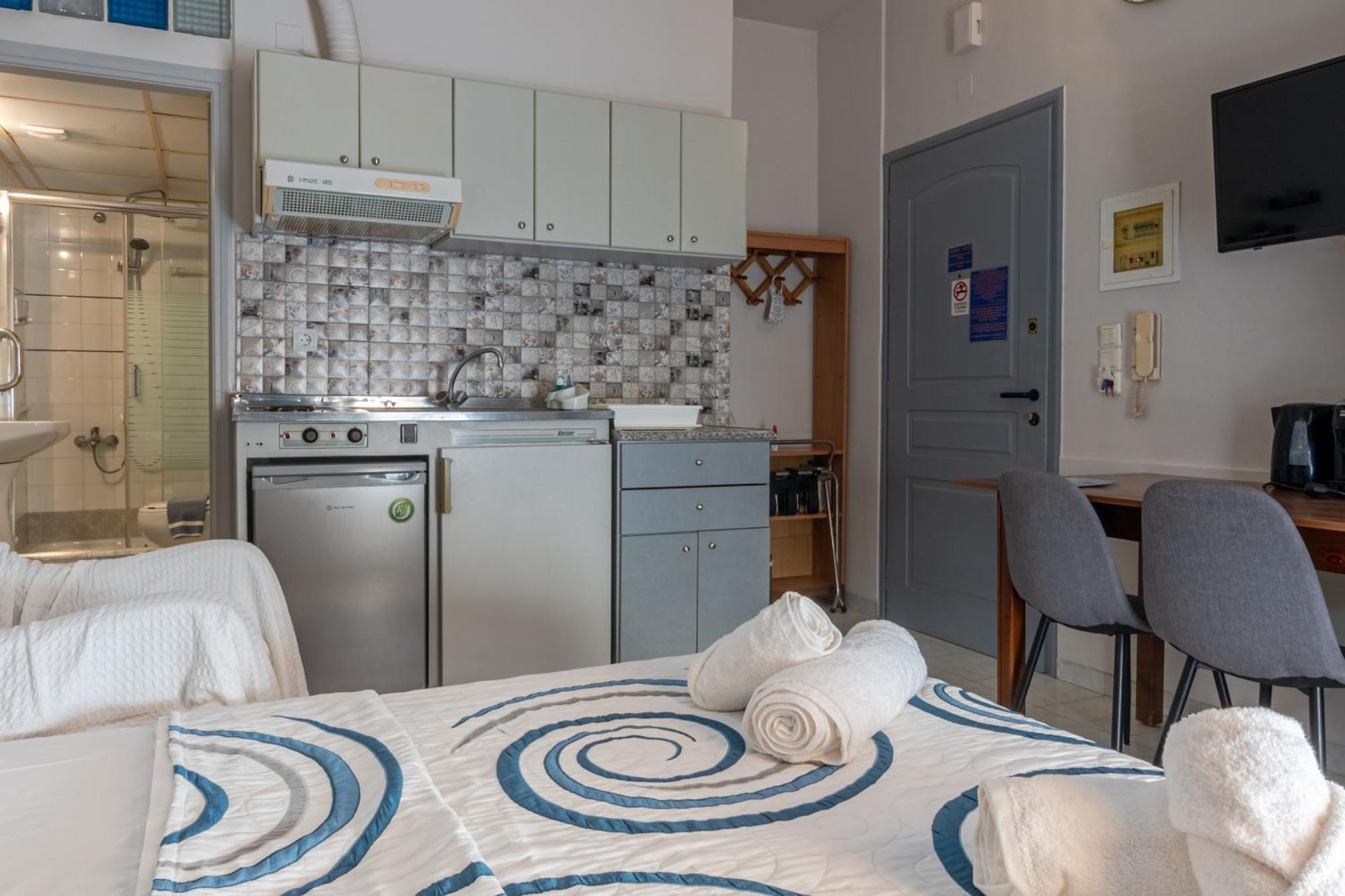 Studio Apartment