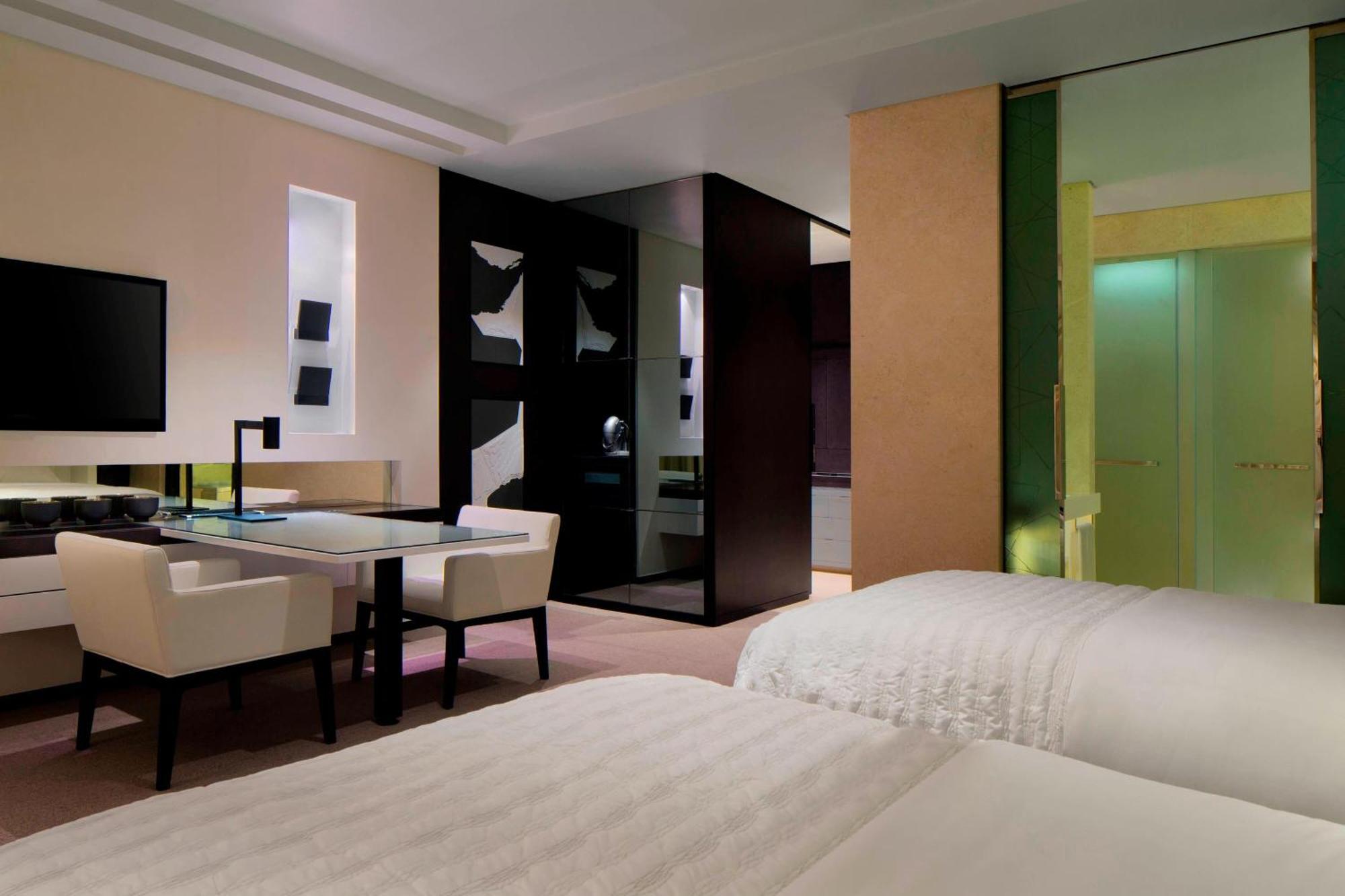 Le Royal Club Twin Room Larger Room Executive Lounge Access