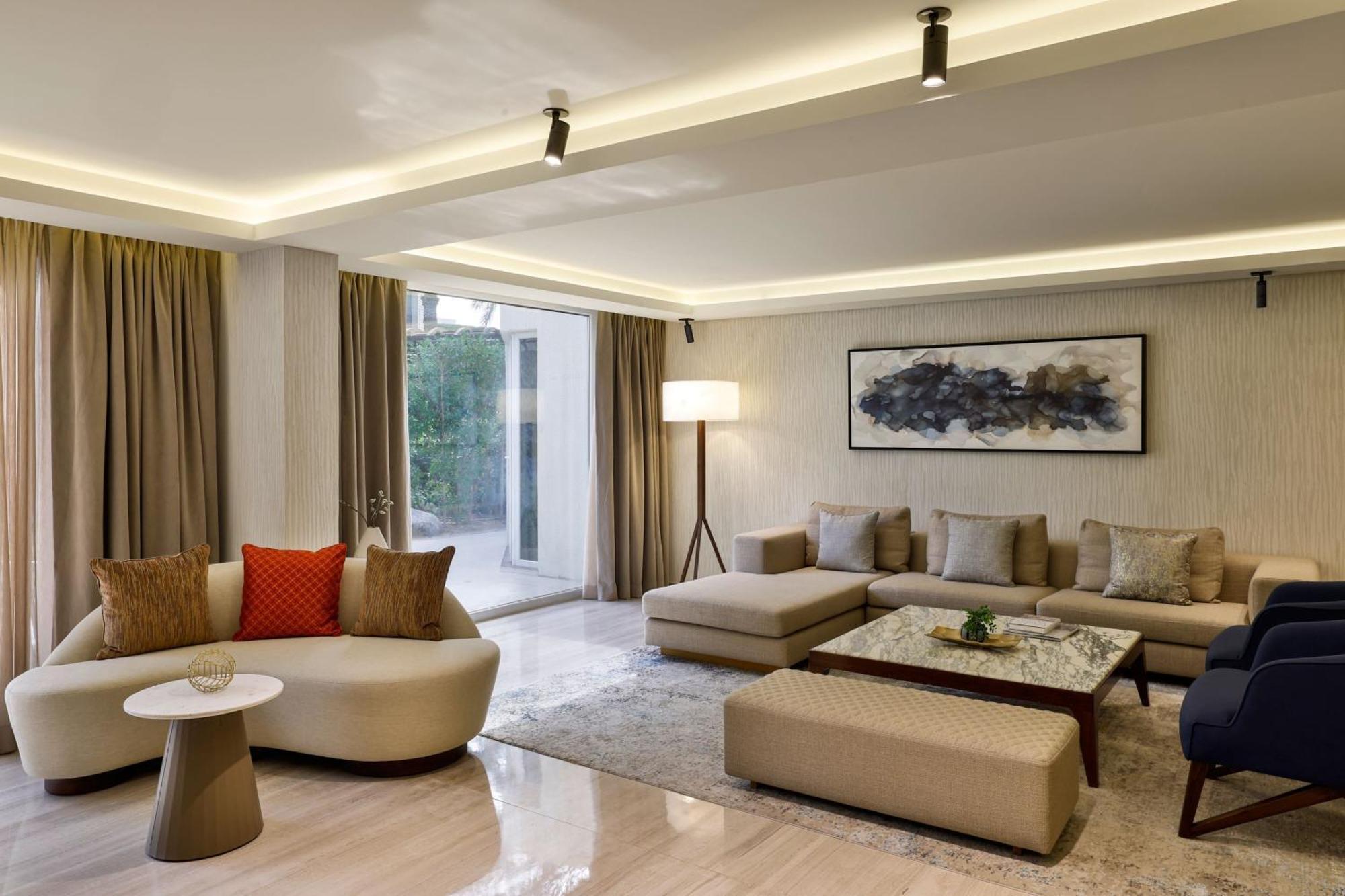 Presidential Suite Club Lounge Access 1 King Garden View