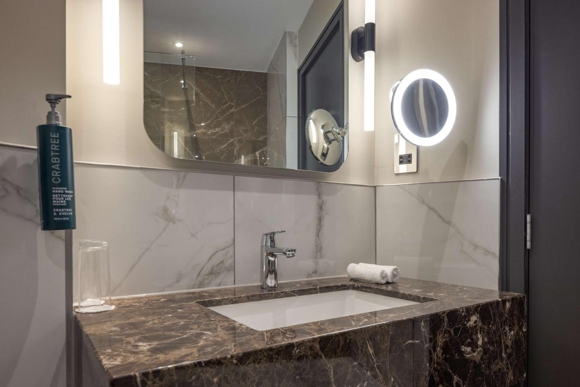 King Executive Suite