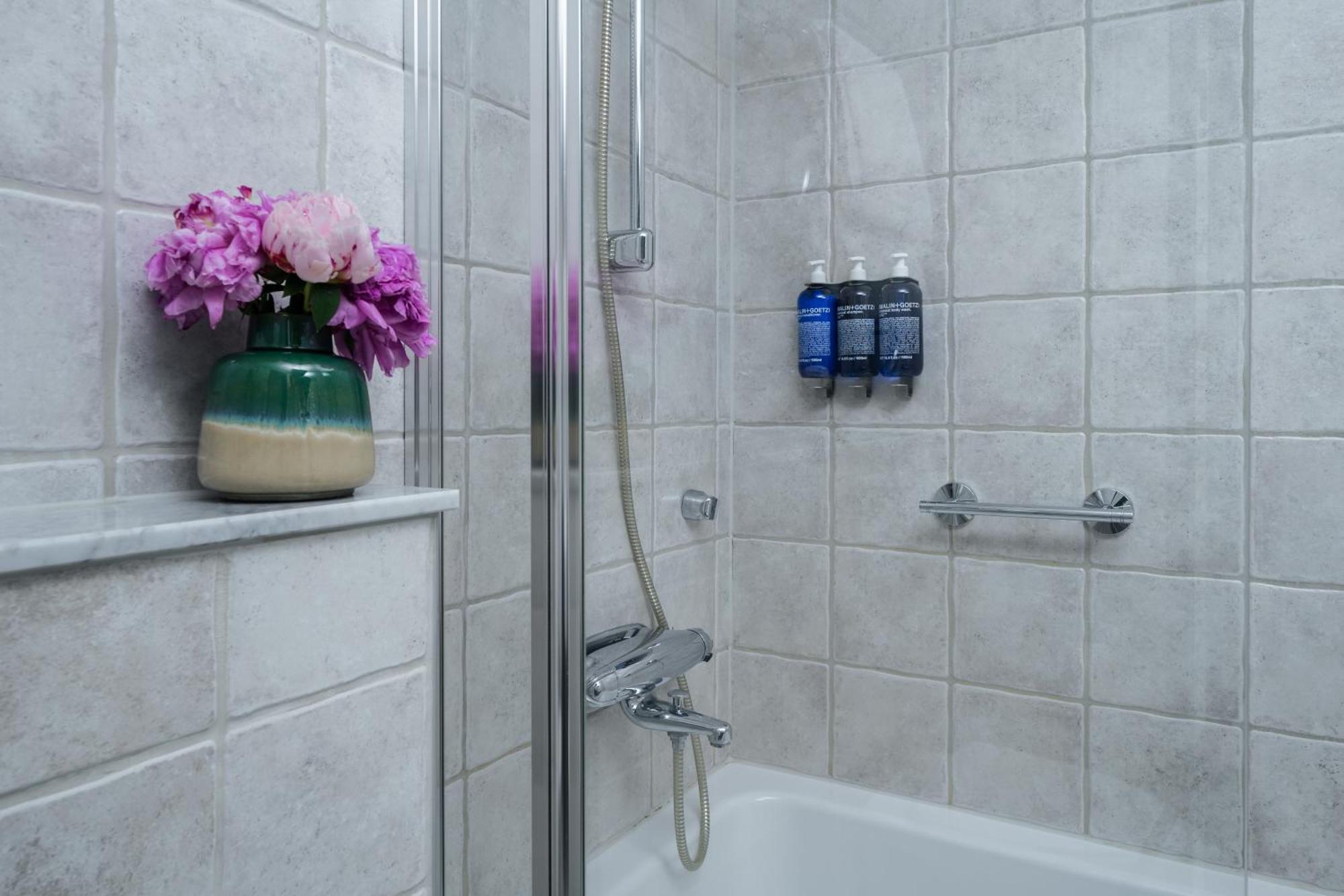 Superior Queen Room 160cm bed