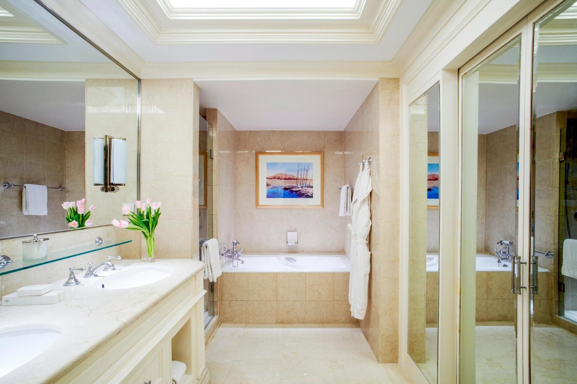 Premium Executive Suite