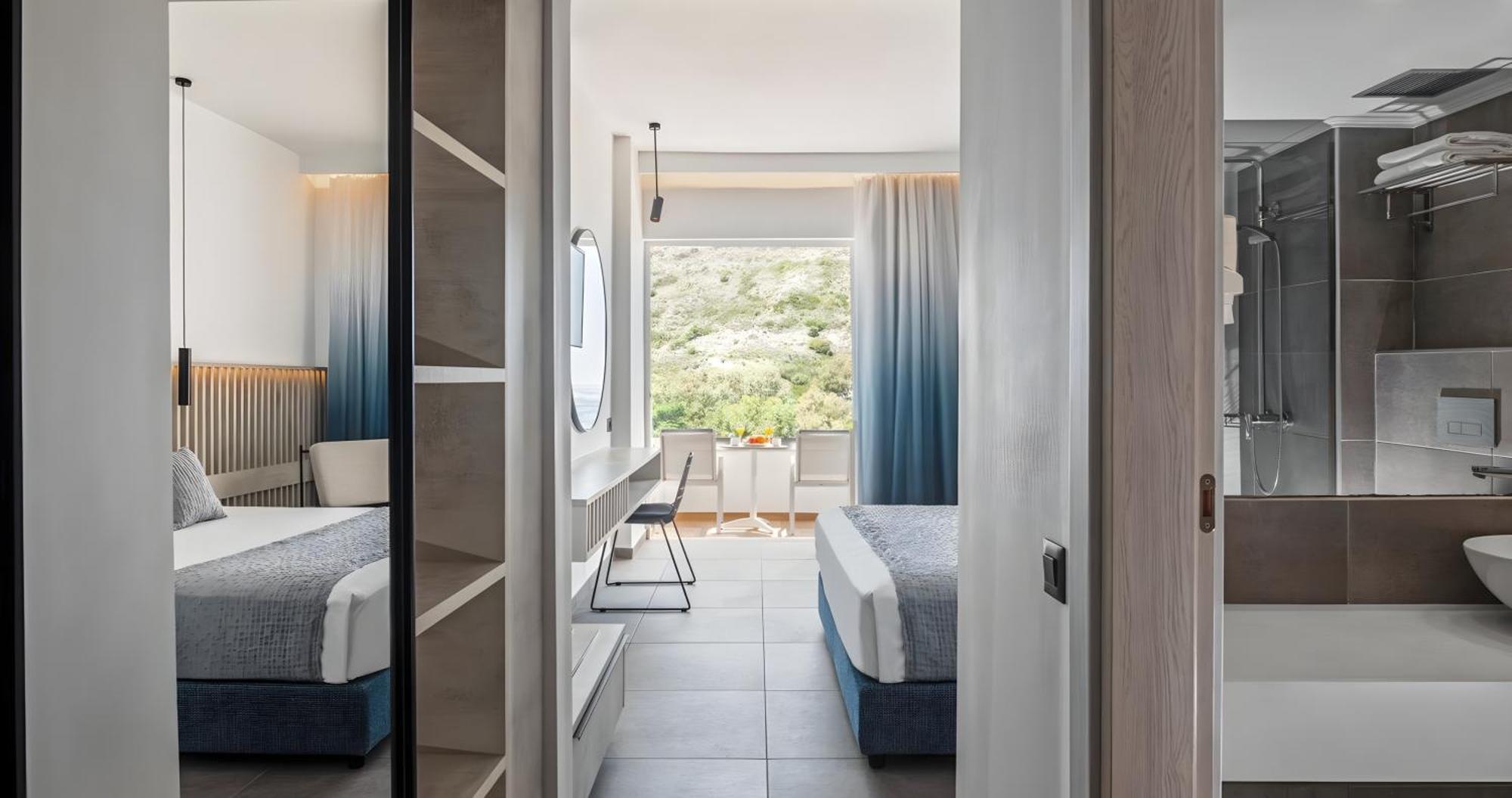 Room Land View