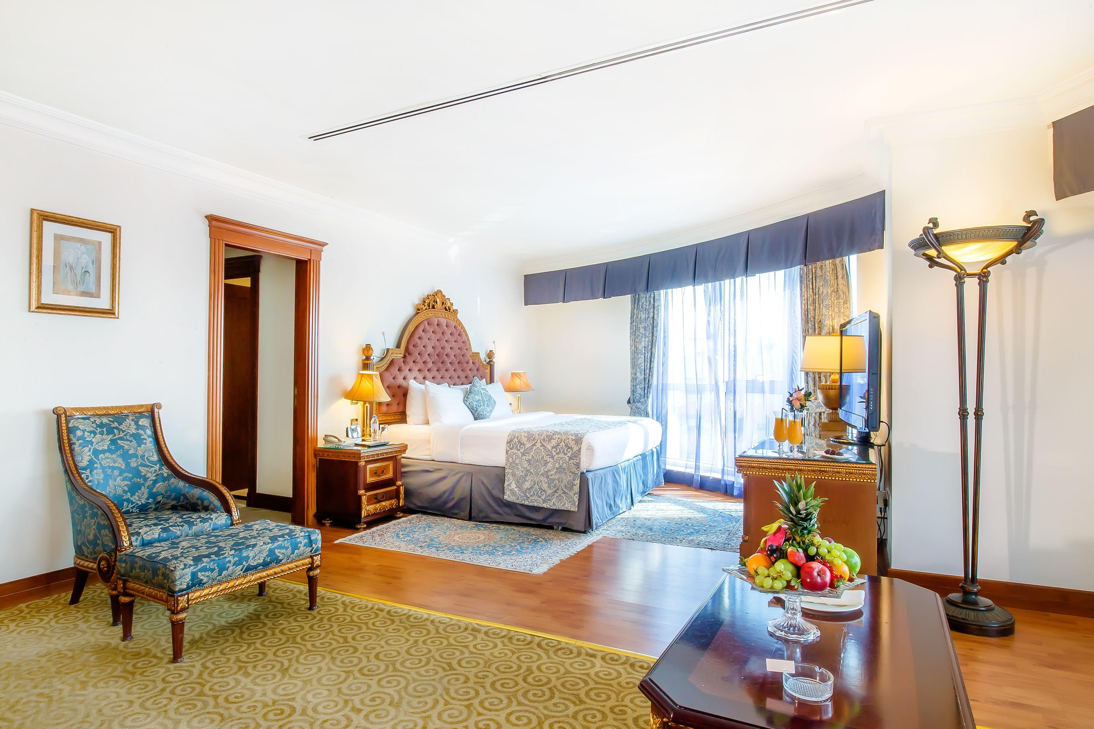 Premium Room Burj Khalifa View F&B