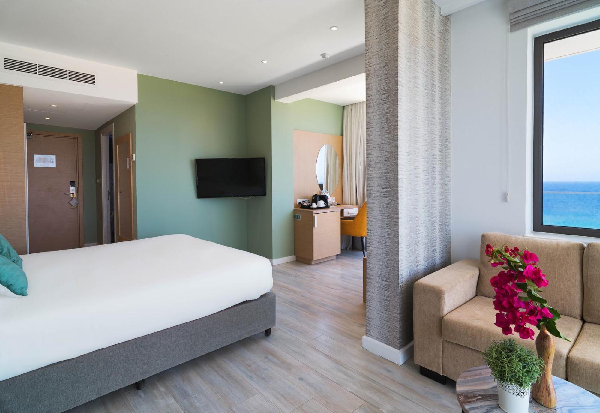 Junior Suite Sea View & Spa Bath
