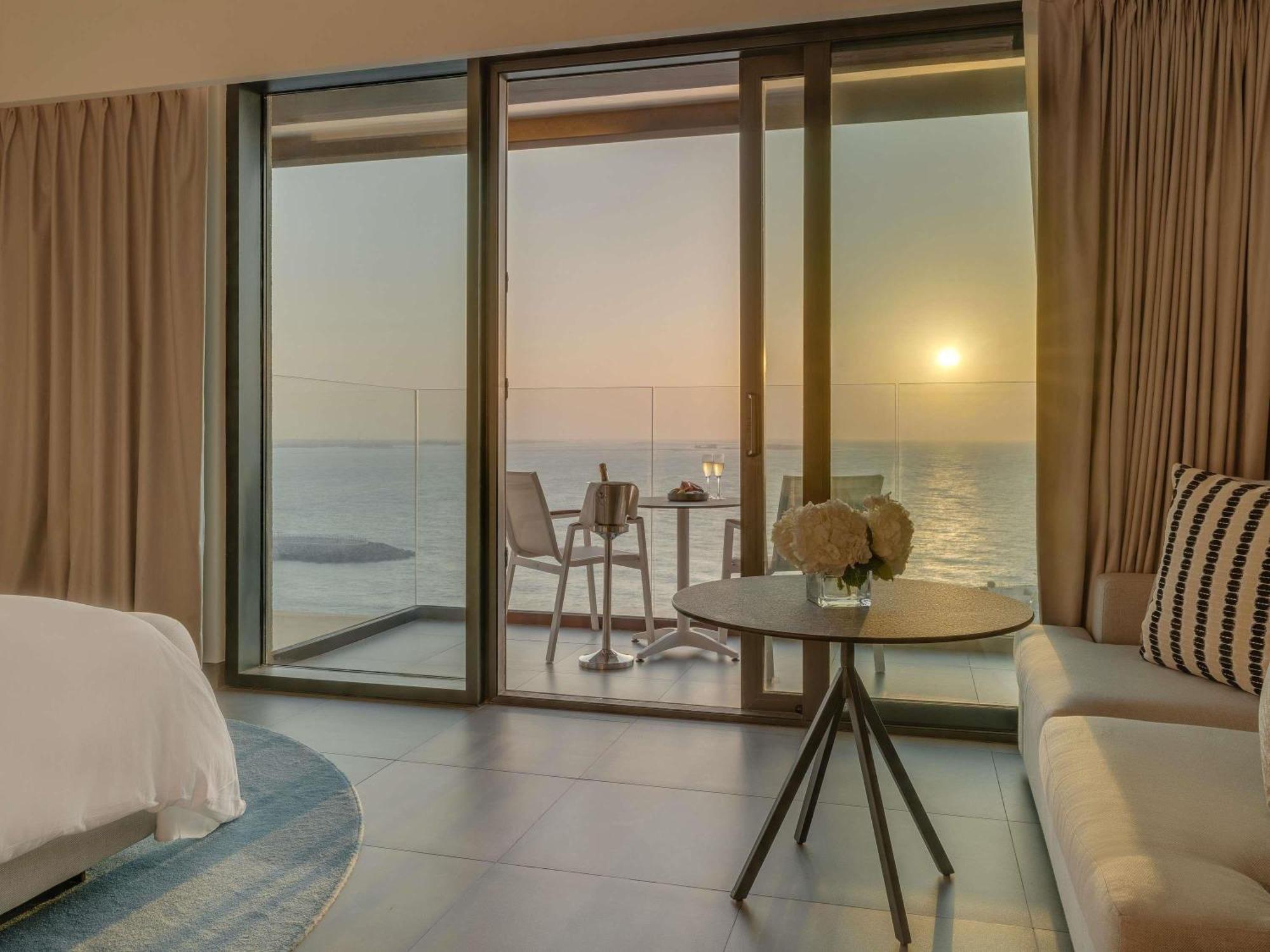 Superior King Room Sea View