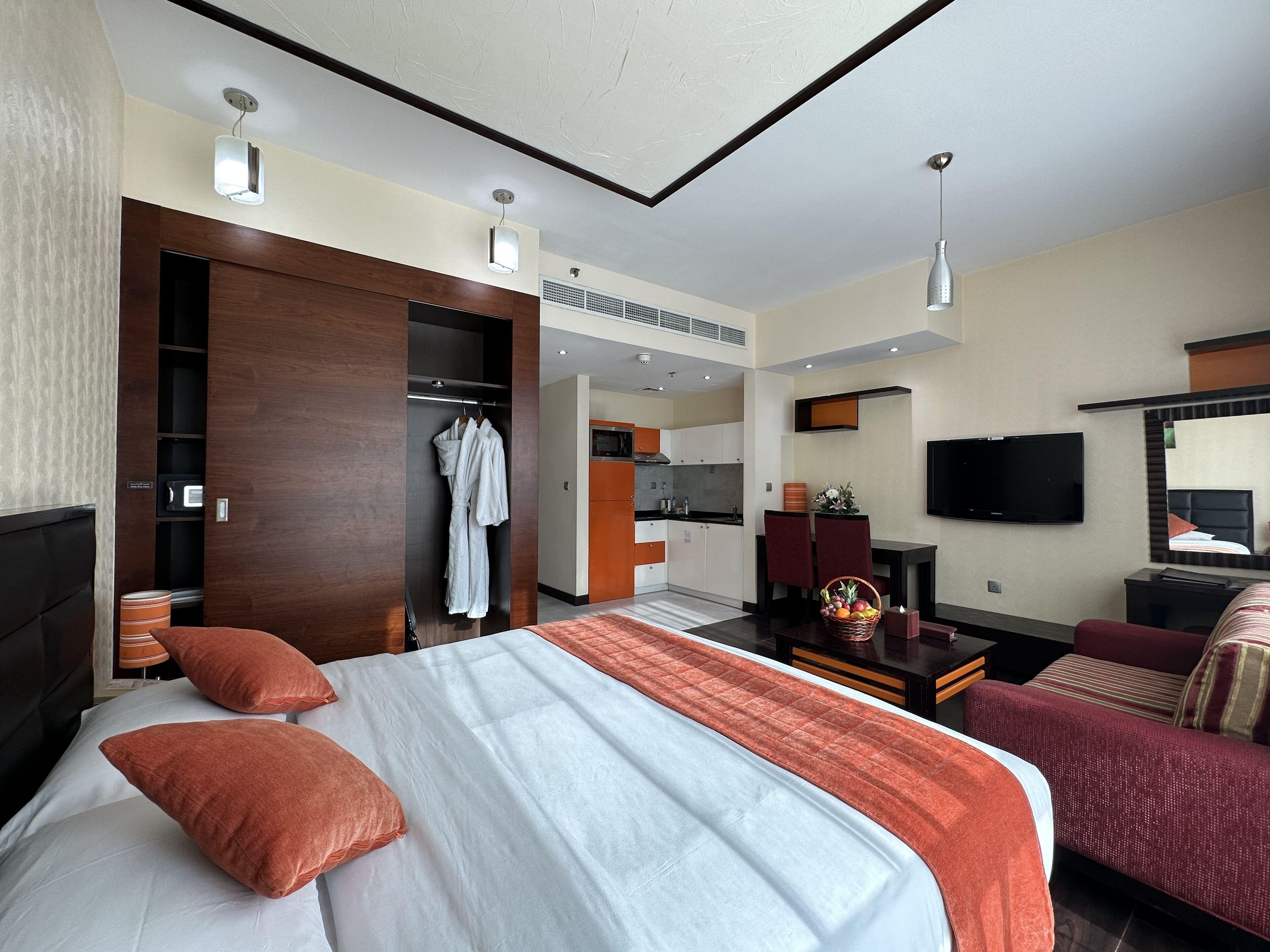 Deluxe Studio King Apartment