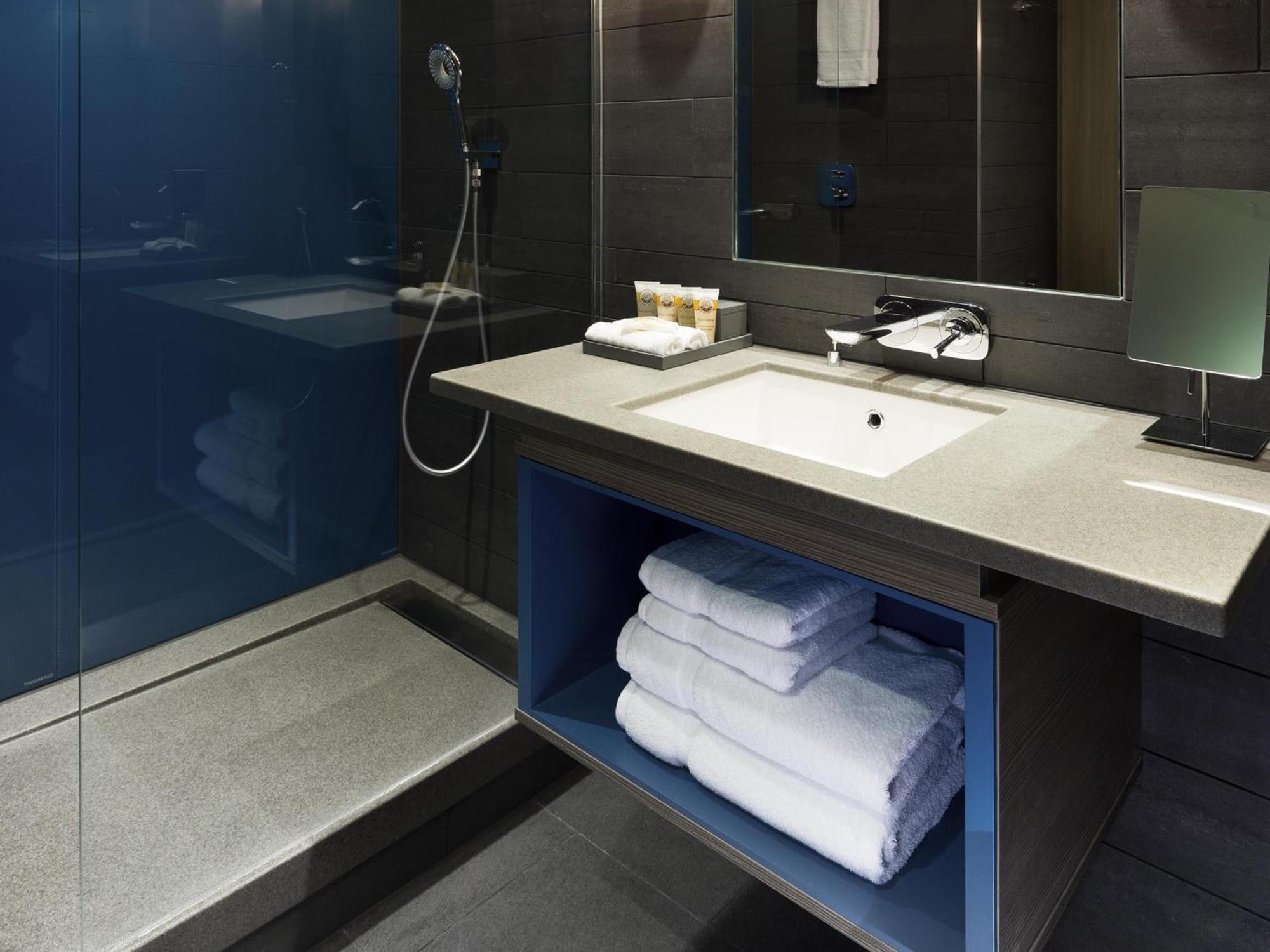 Deluxe King Room,1716972227:JPEG