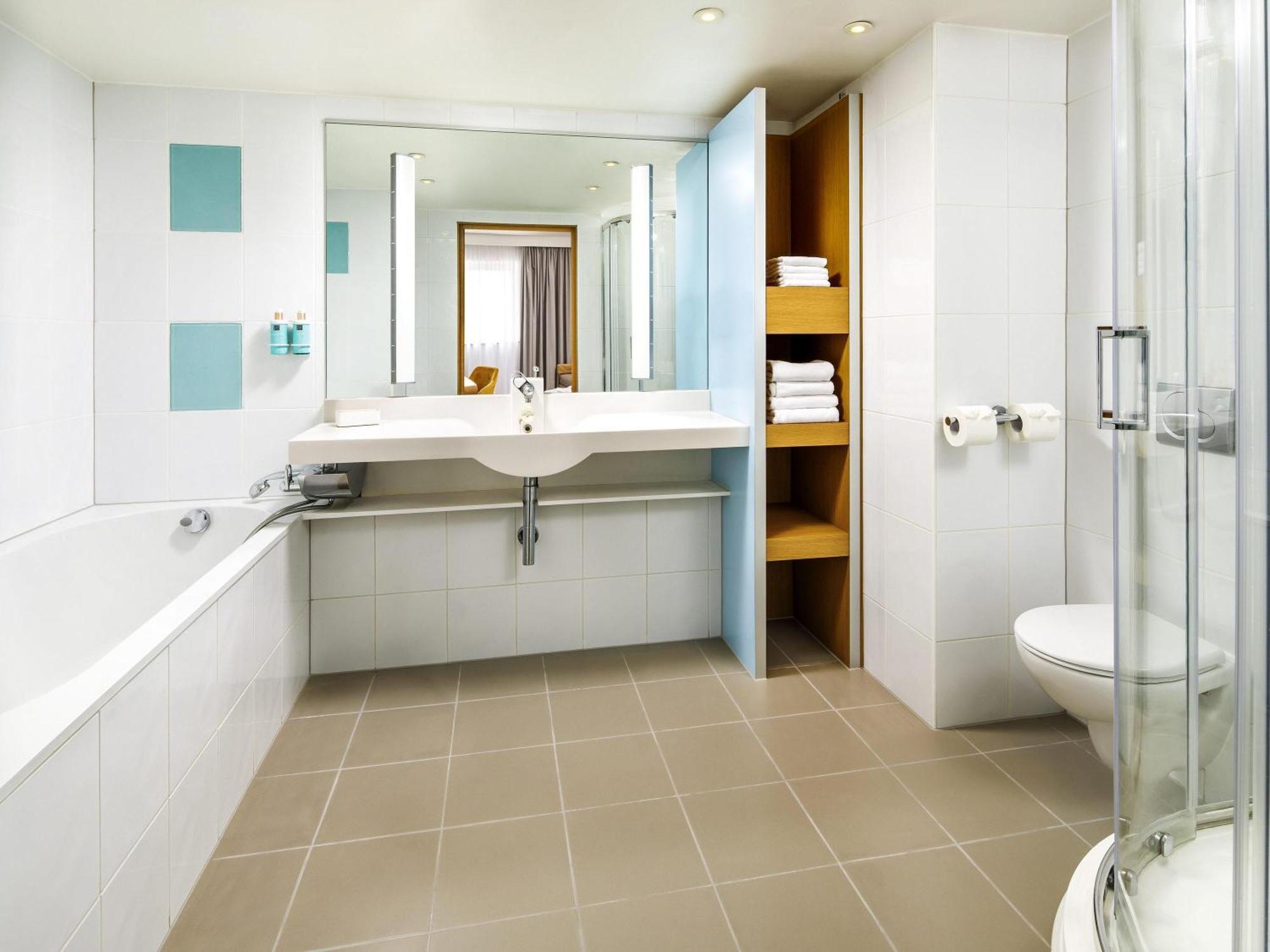Apartament typu Executive Suite z łóżkiem typu king-size i sofą