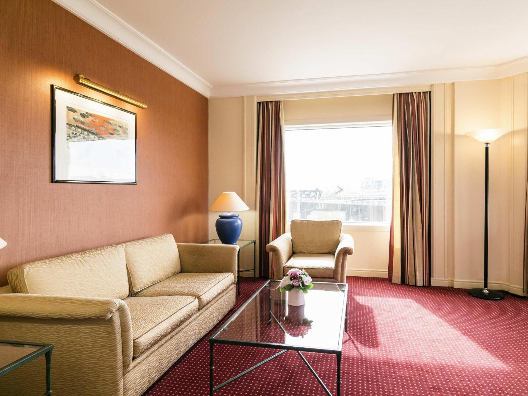 Executive Suite with One Double Bed,1716993496:JPEG