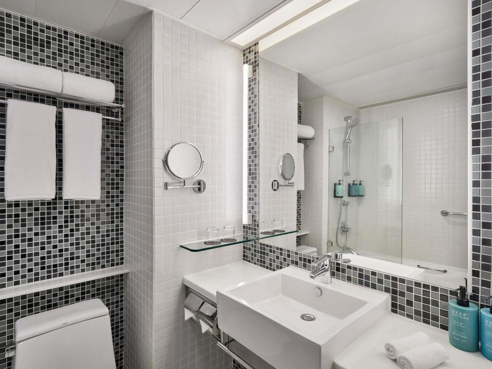 Executive Twin Room Lounge Access