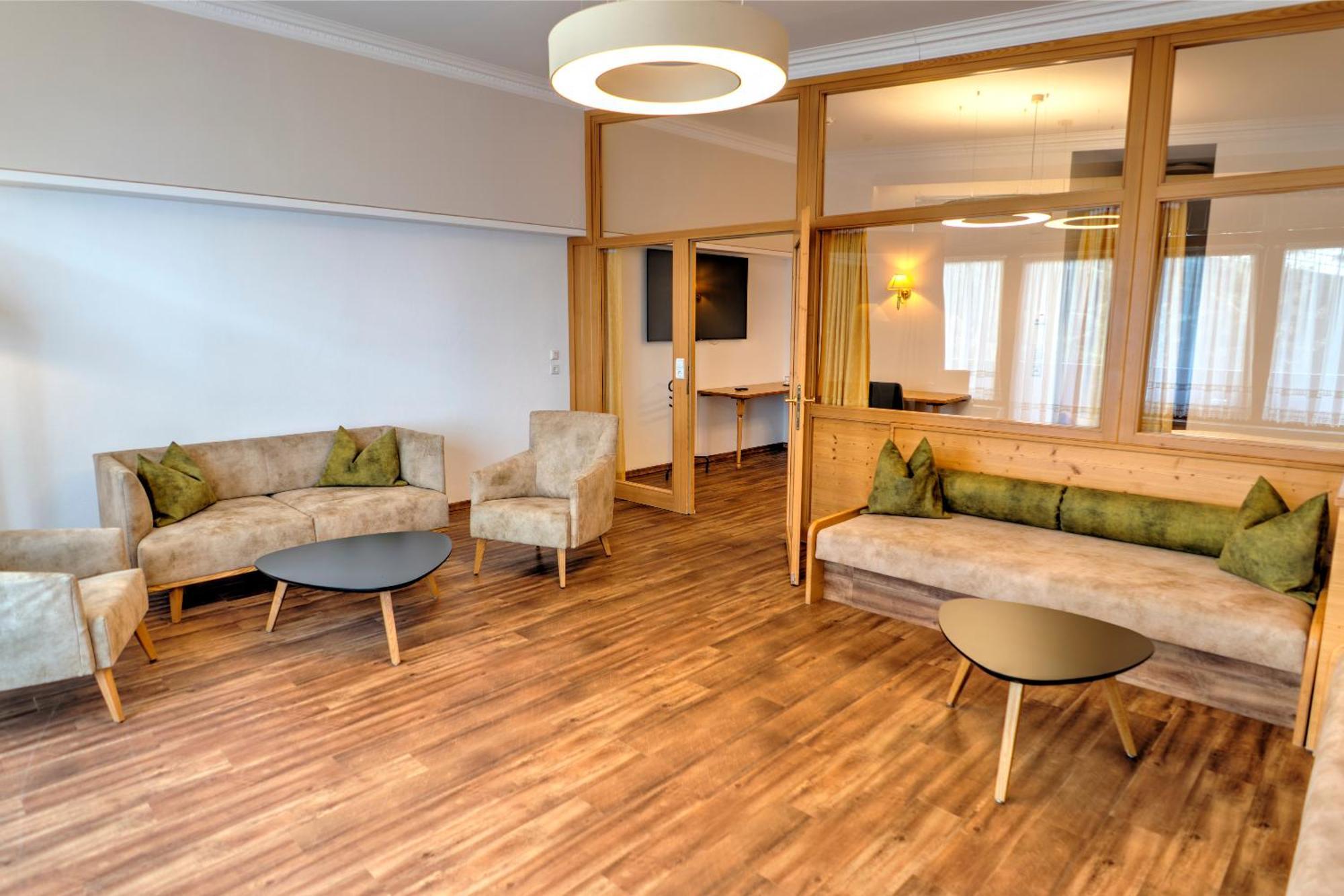 Deluxe Suite Glacier View