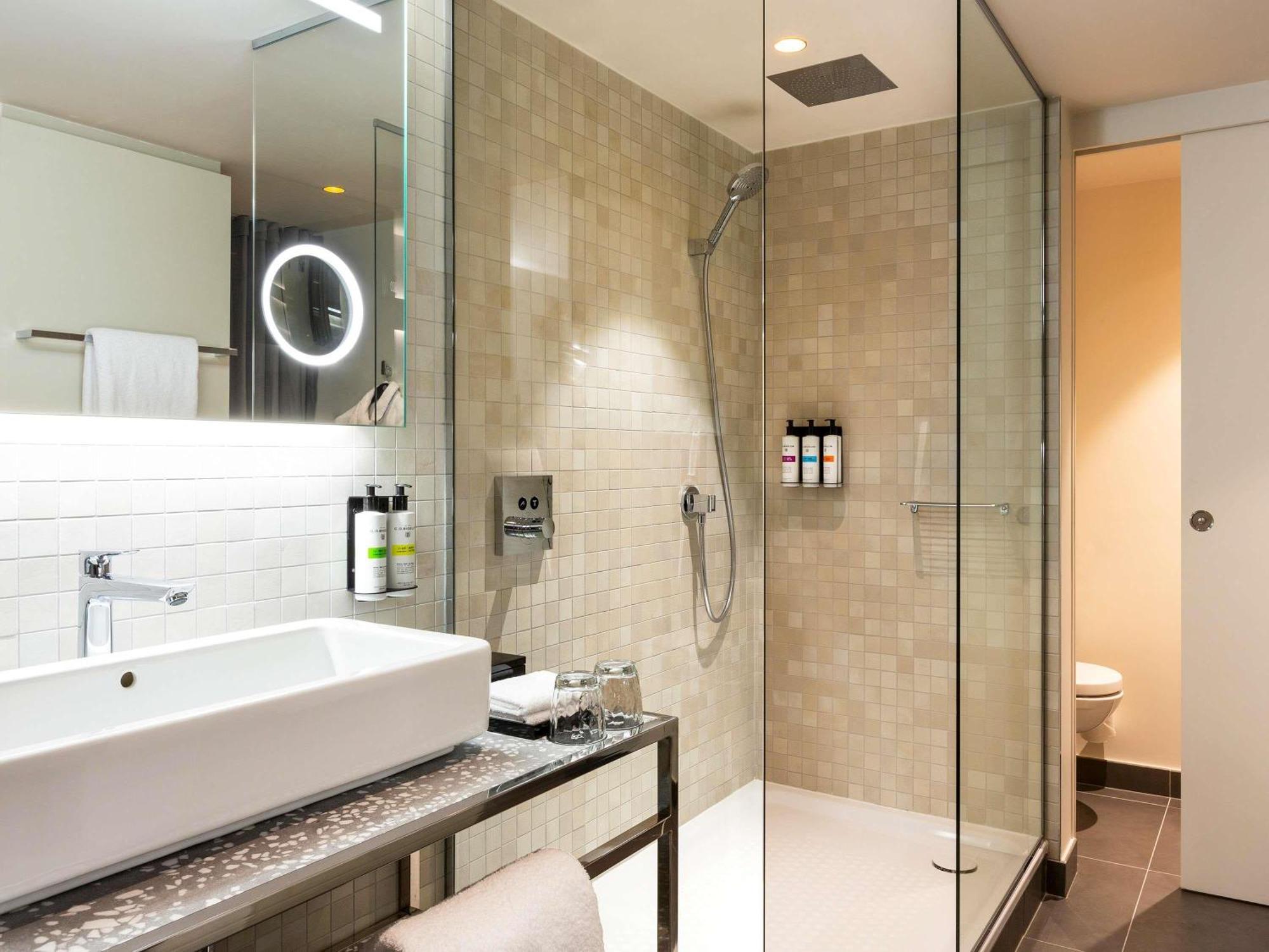 Deluxe Queen Room with Paris View,1717045835:JPEG