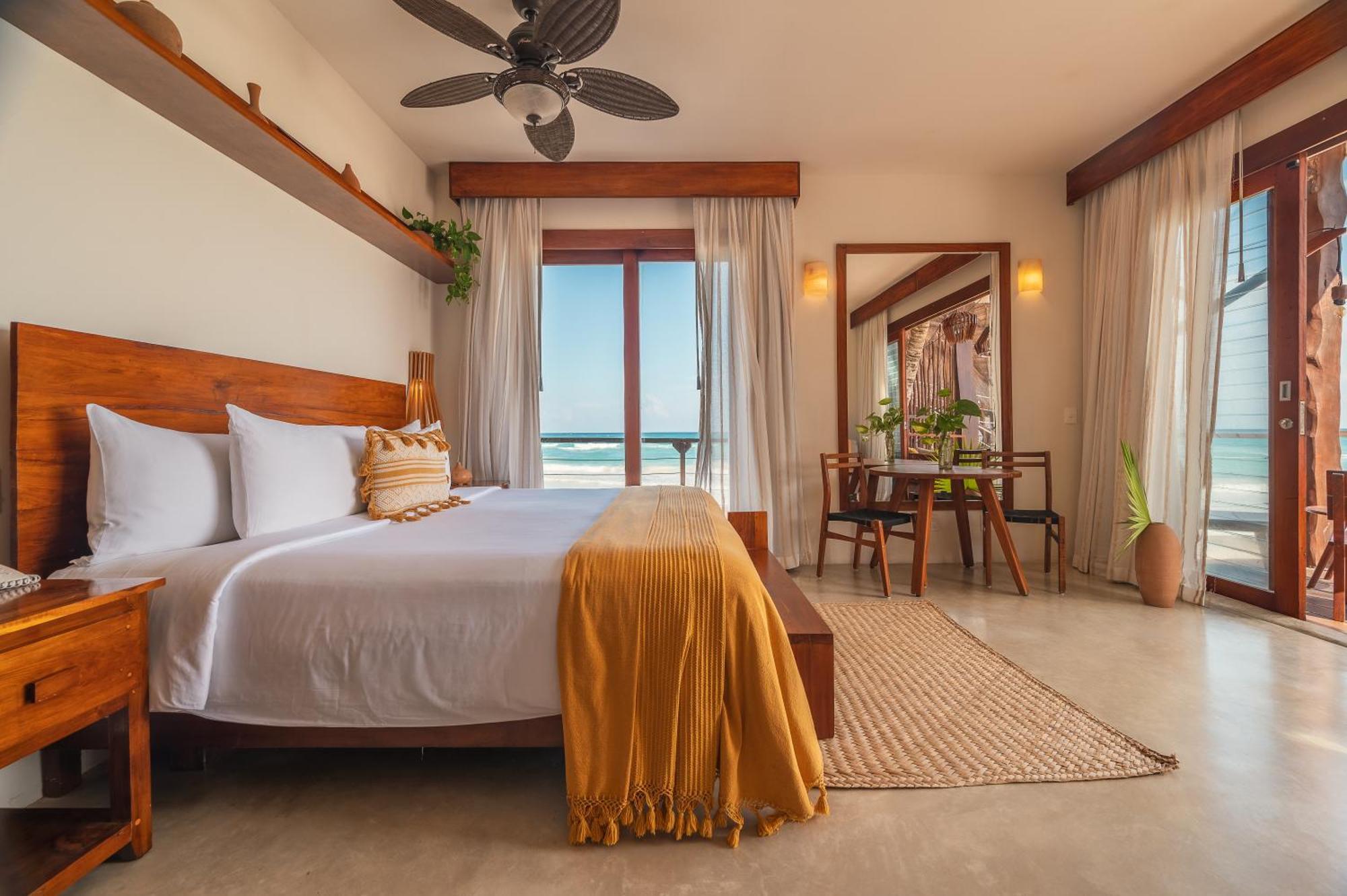 Beachfront ground floor Suite,1717103225:JPEG