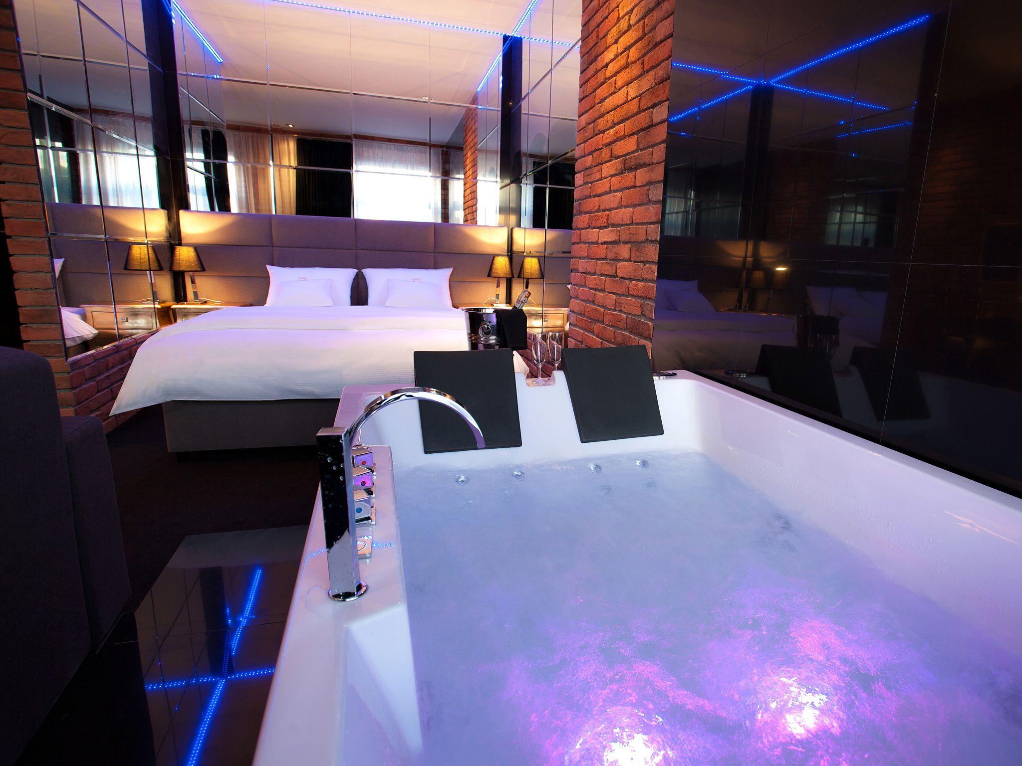 Junior Suite Plus Main Market Square View