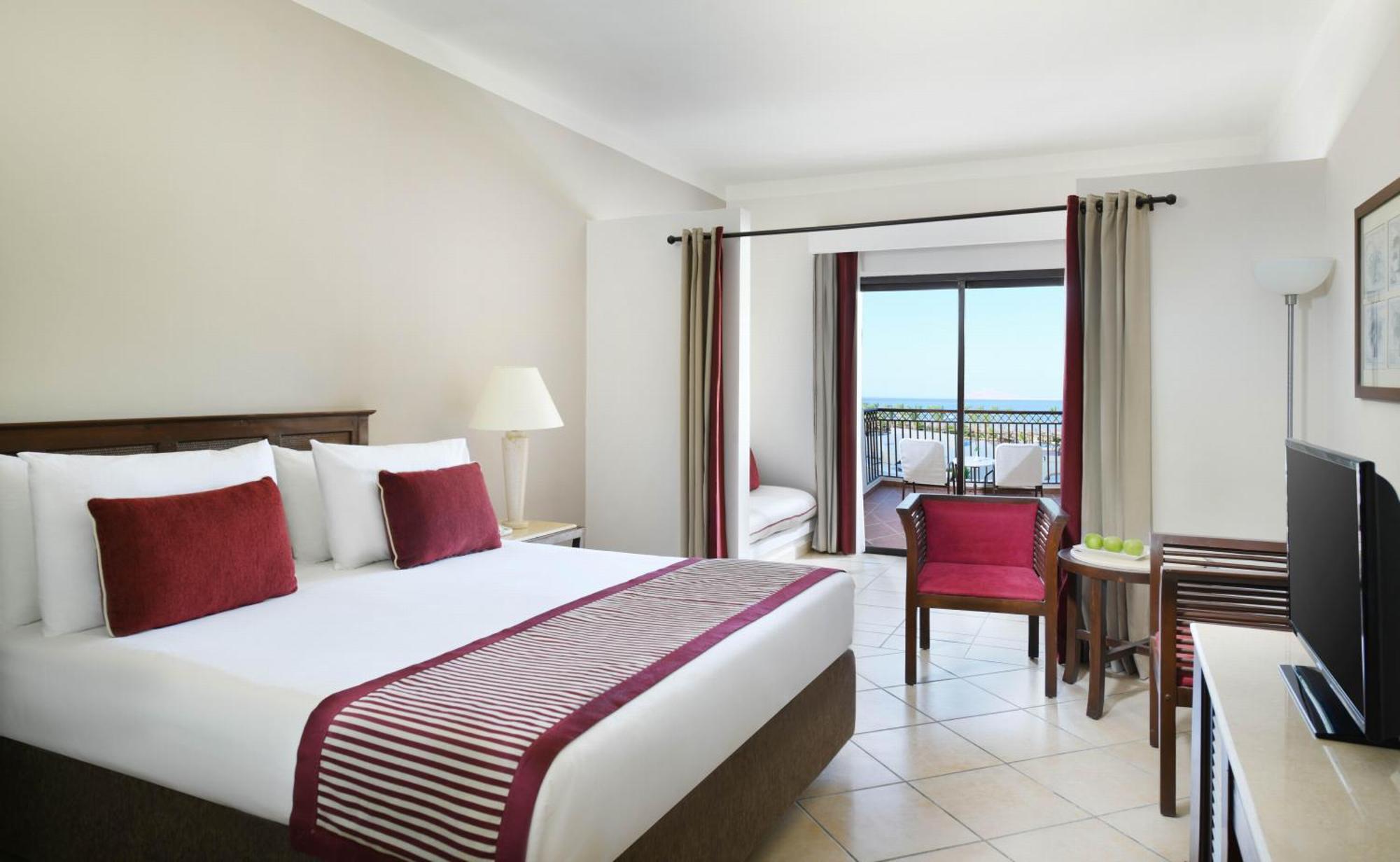 Superior Deluxe Queen or Twin Beds Garden View