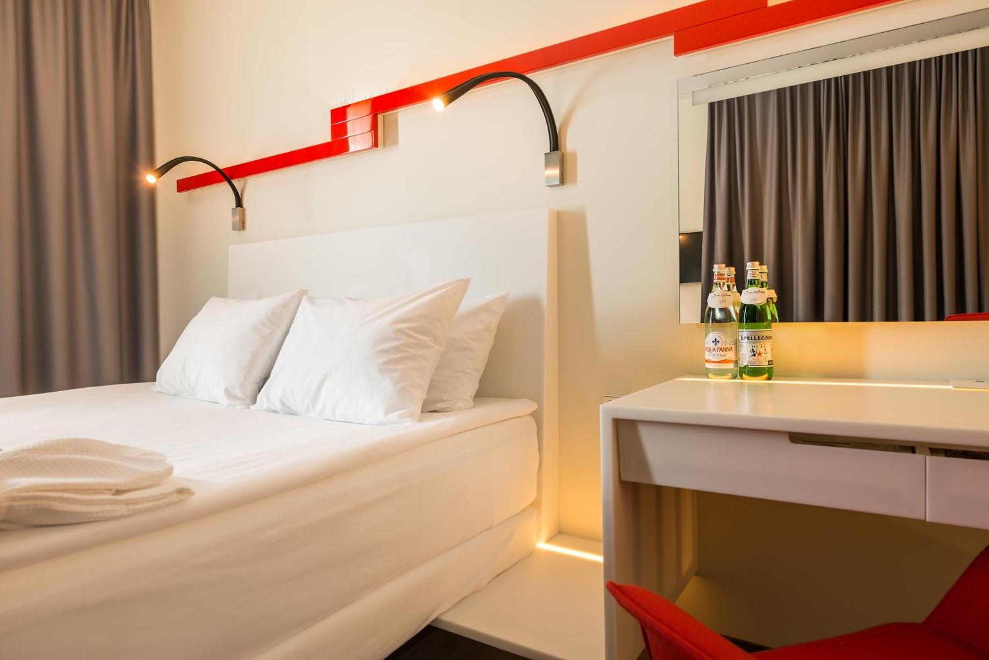 Premium Double Room Walk Shower