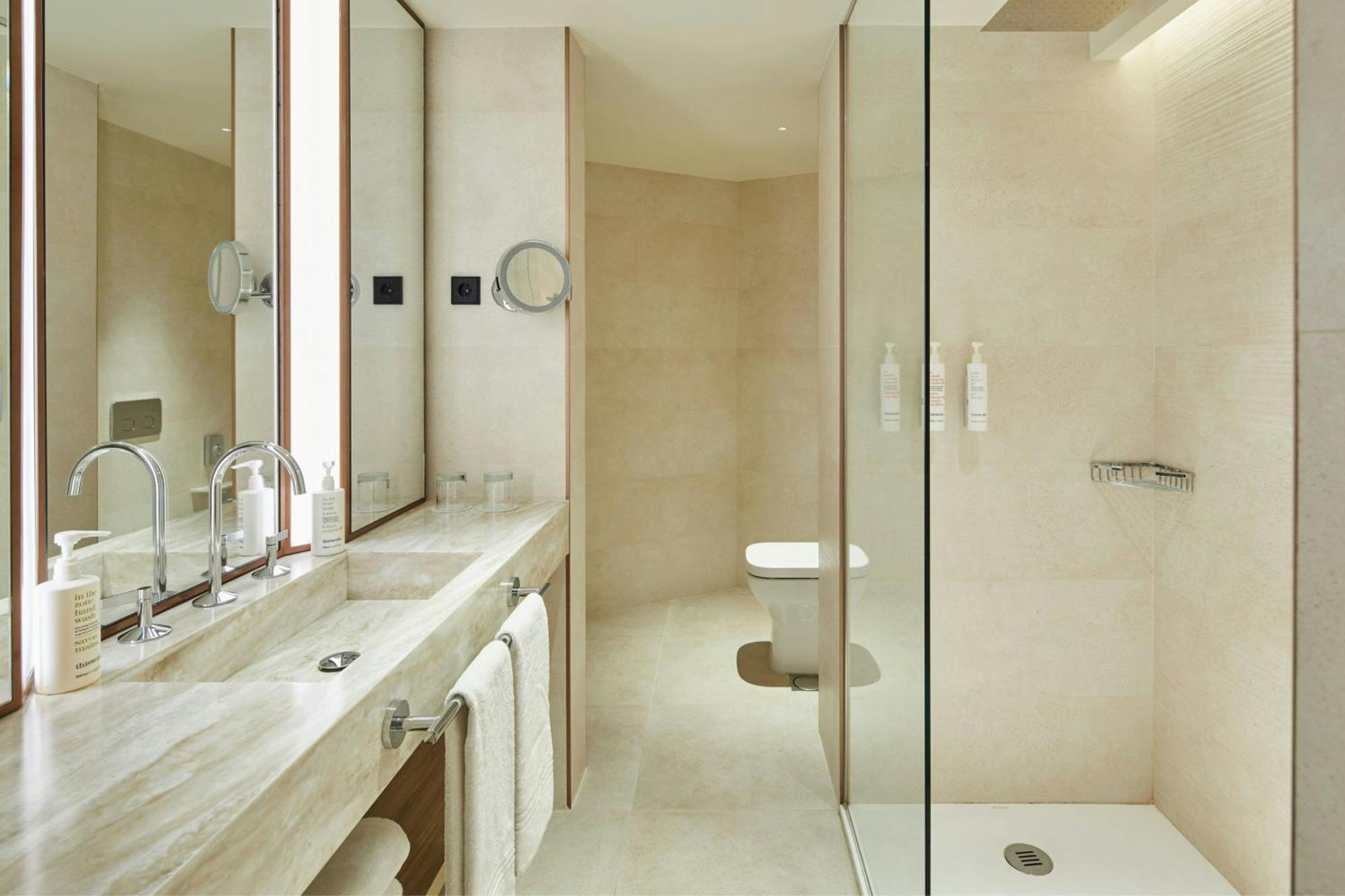 Apartament z 2 sypialniami i widokiem na miasto