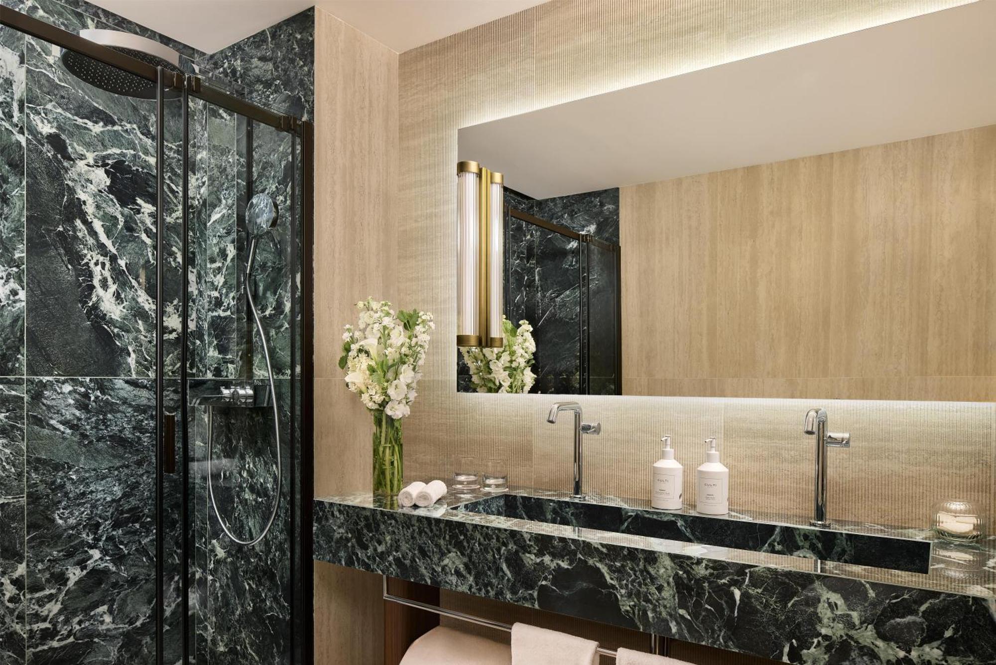 Suite,1729993790:JPEG